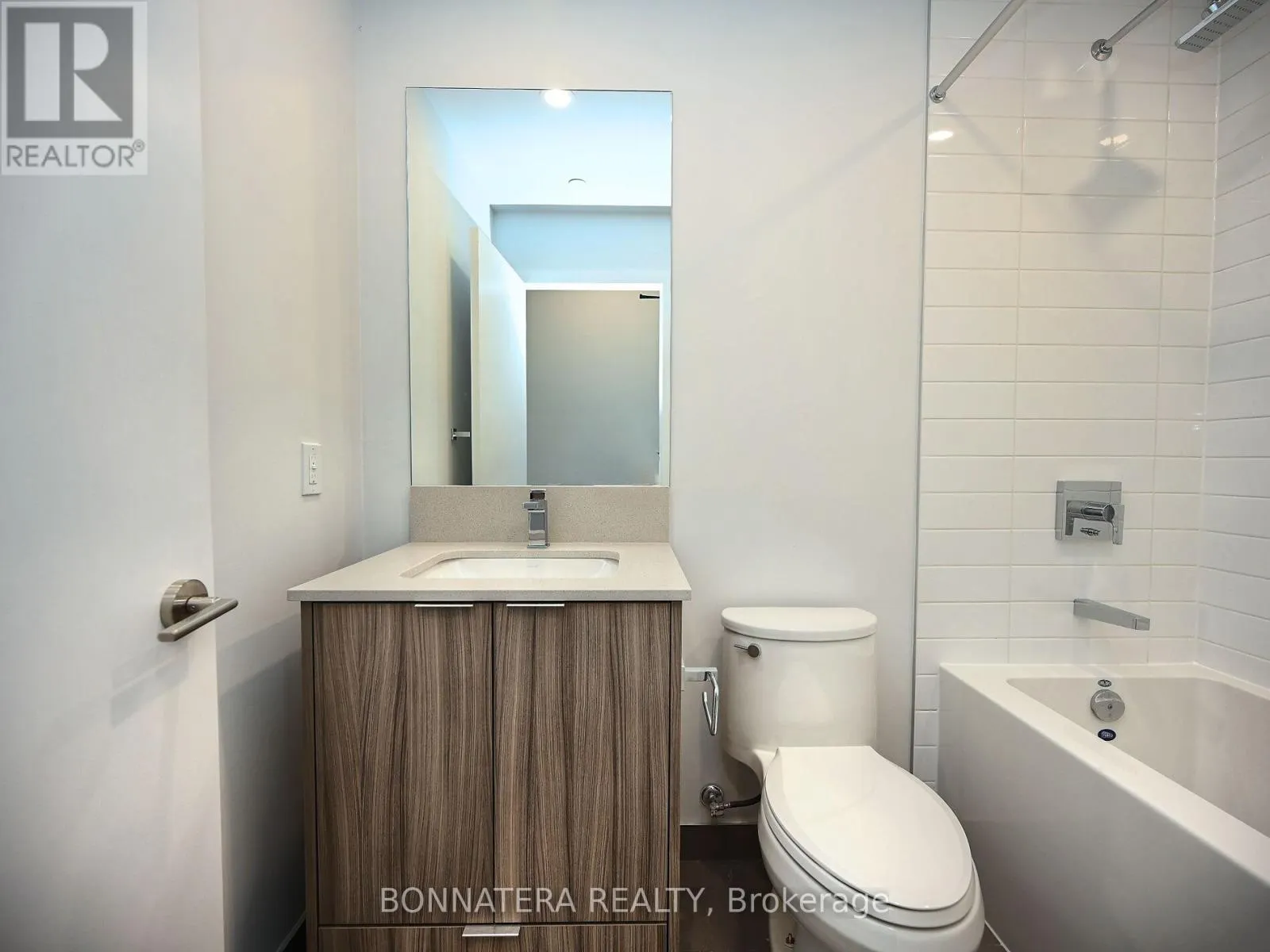 2503 - 430 SQUARE ONE DRIVE