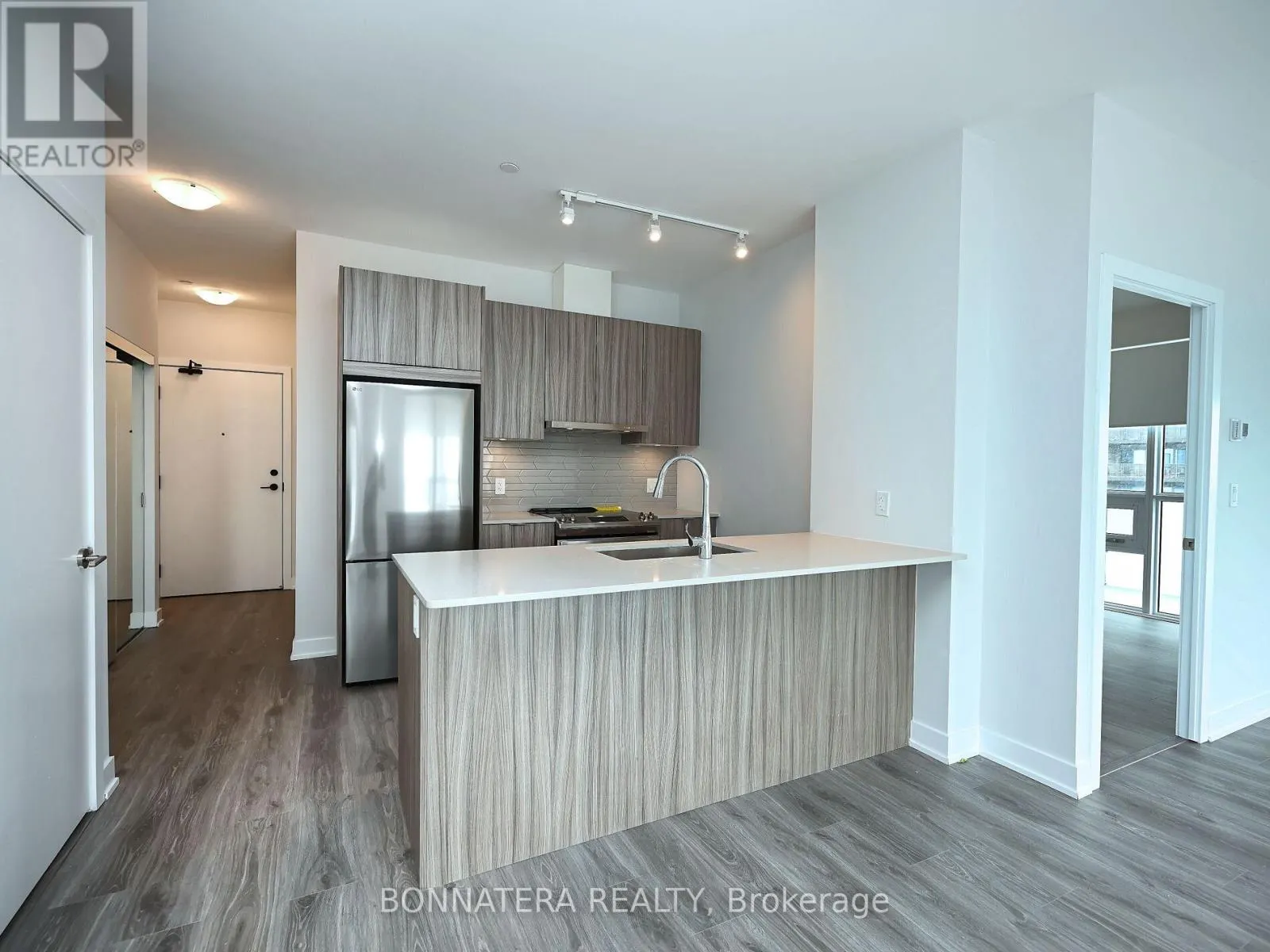 2503 - 430 SQUARE ONE DRIVE