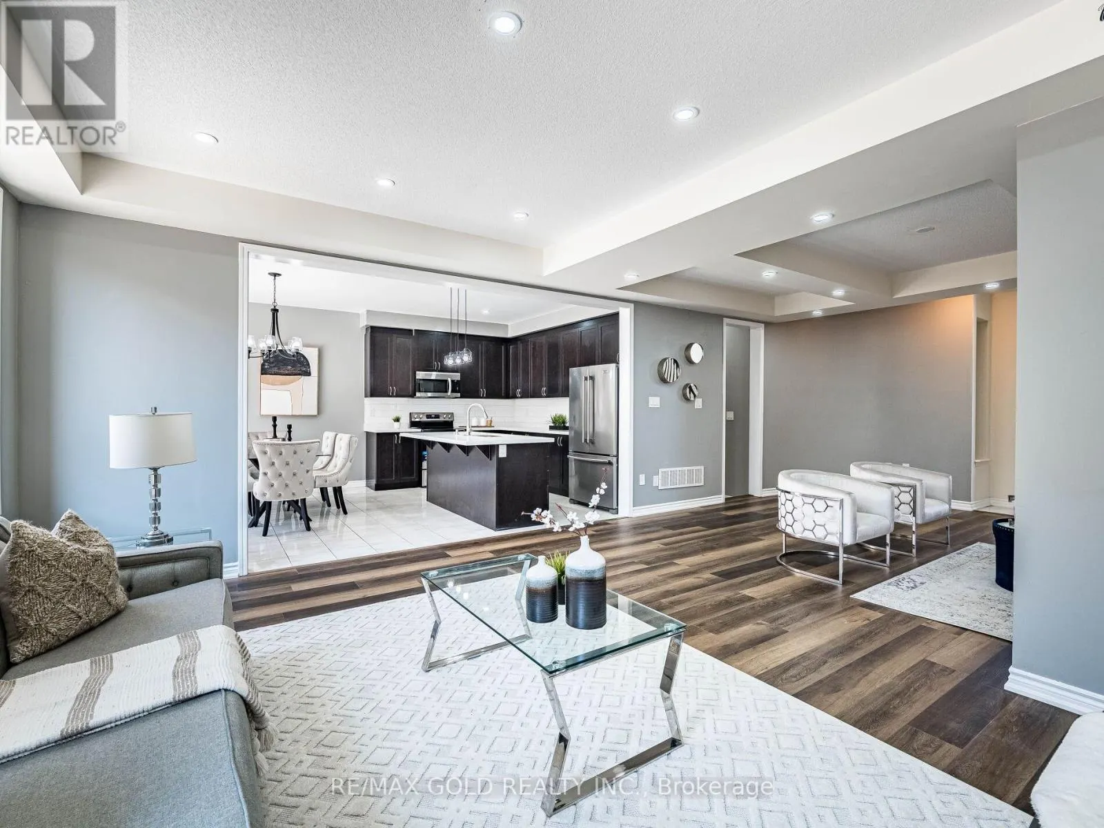 6 FEEDER STREET