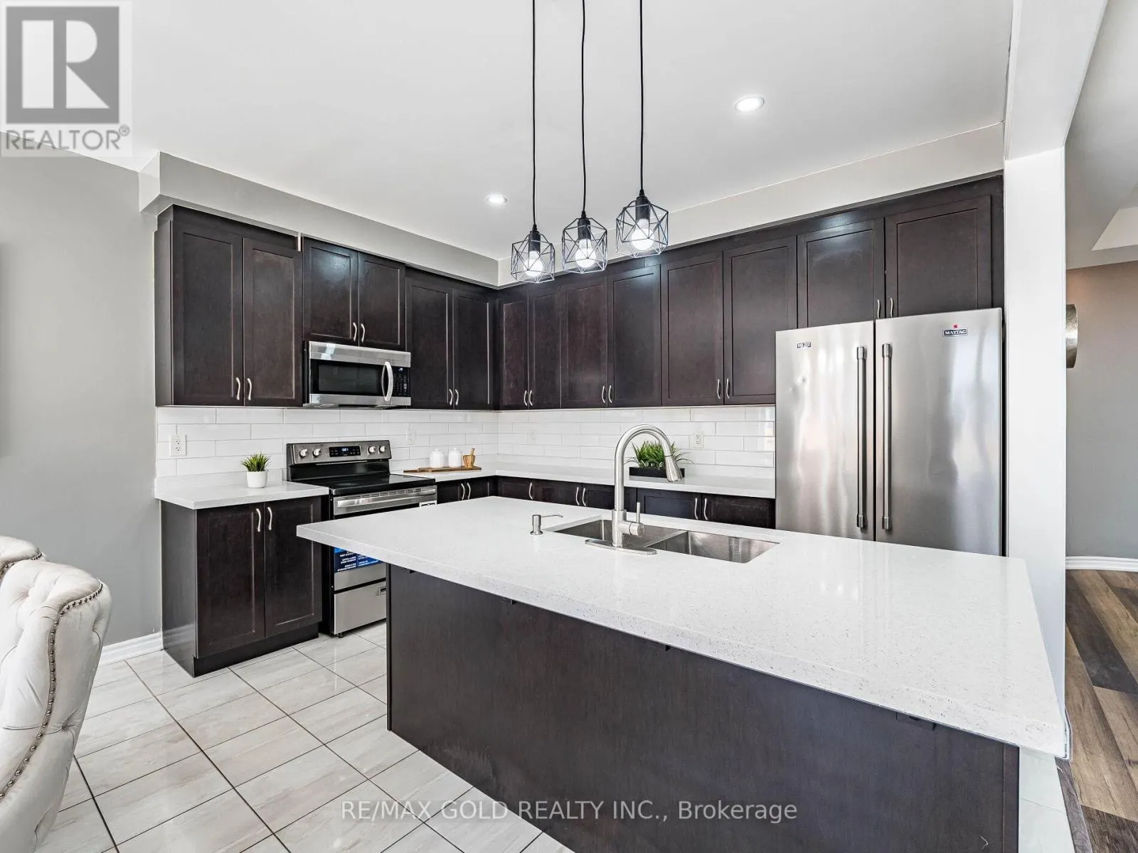 6 FEEDER STREET