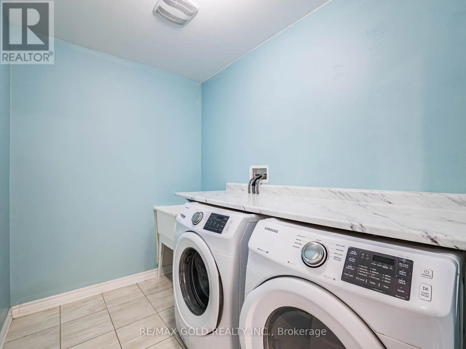 6 FEEDER STREET