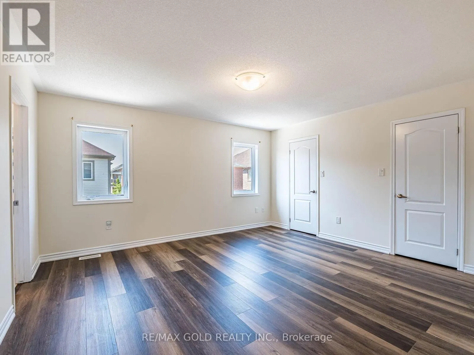 6 FEEDER STREET