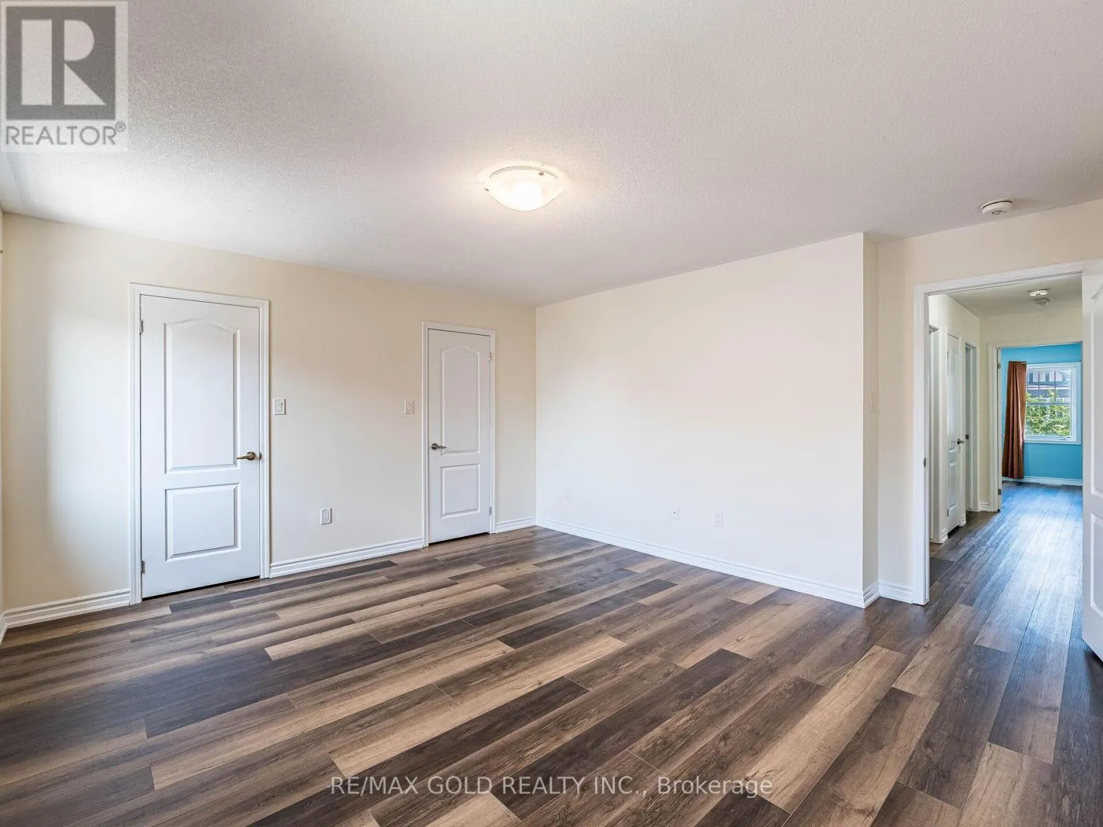 6 FEEDER STREET