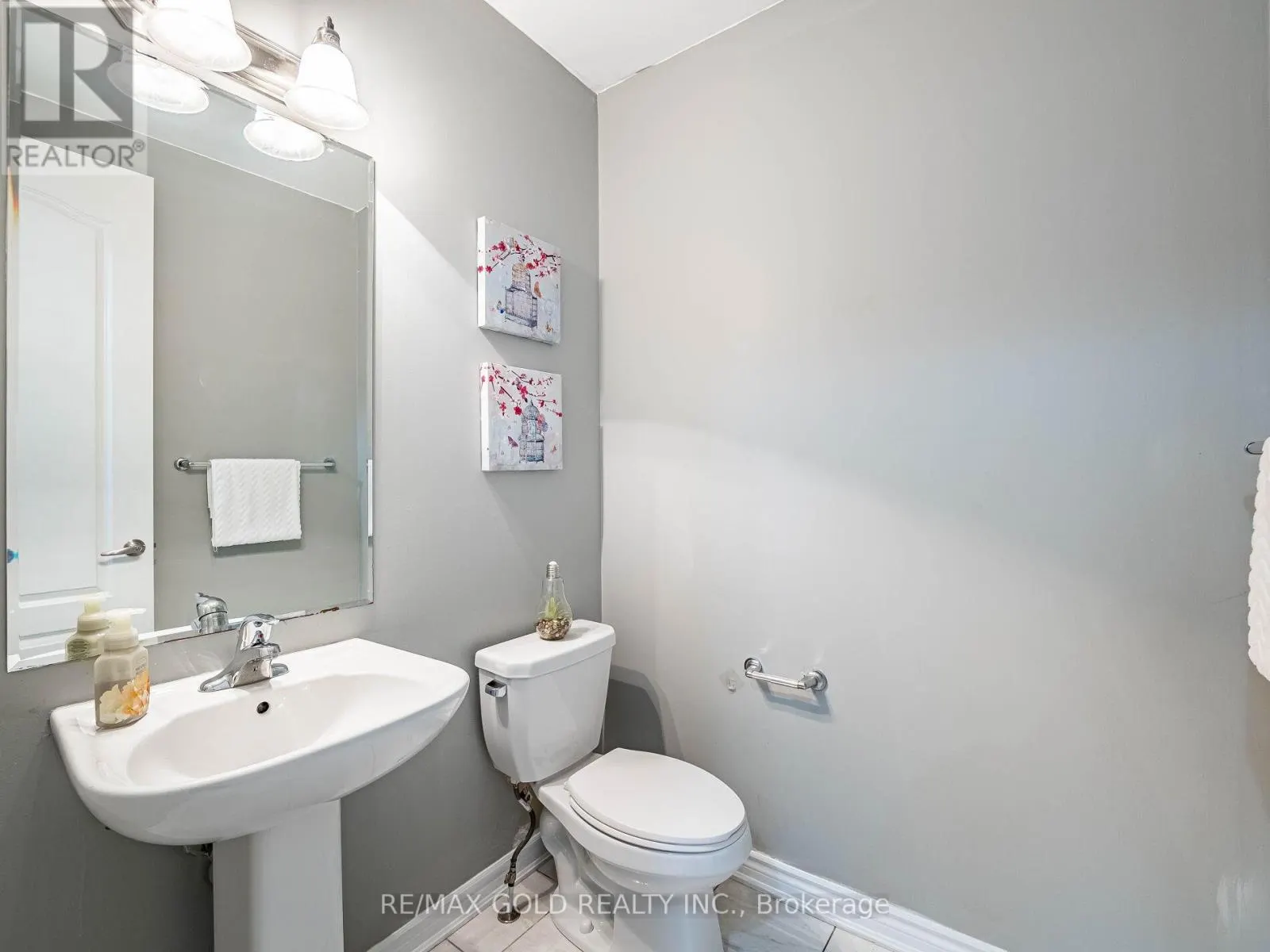 6 FEEDER STREET