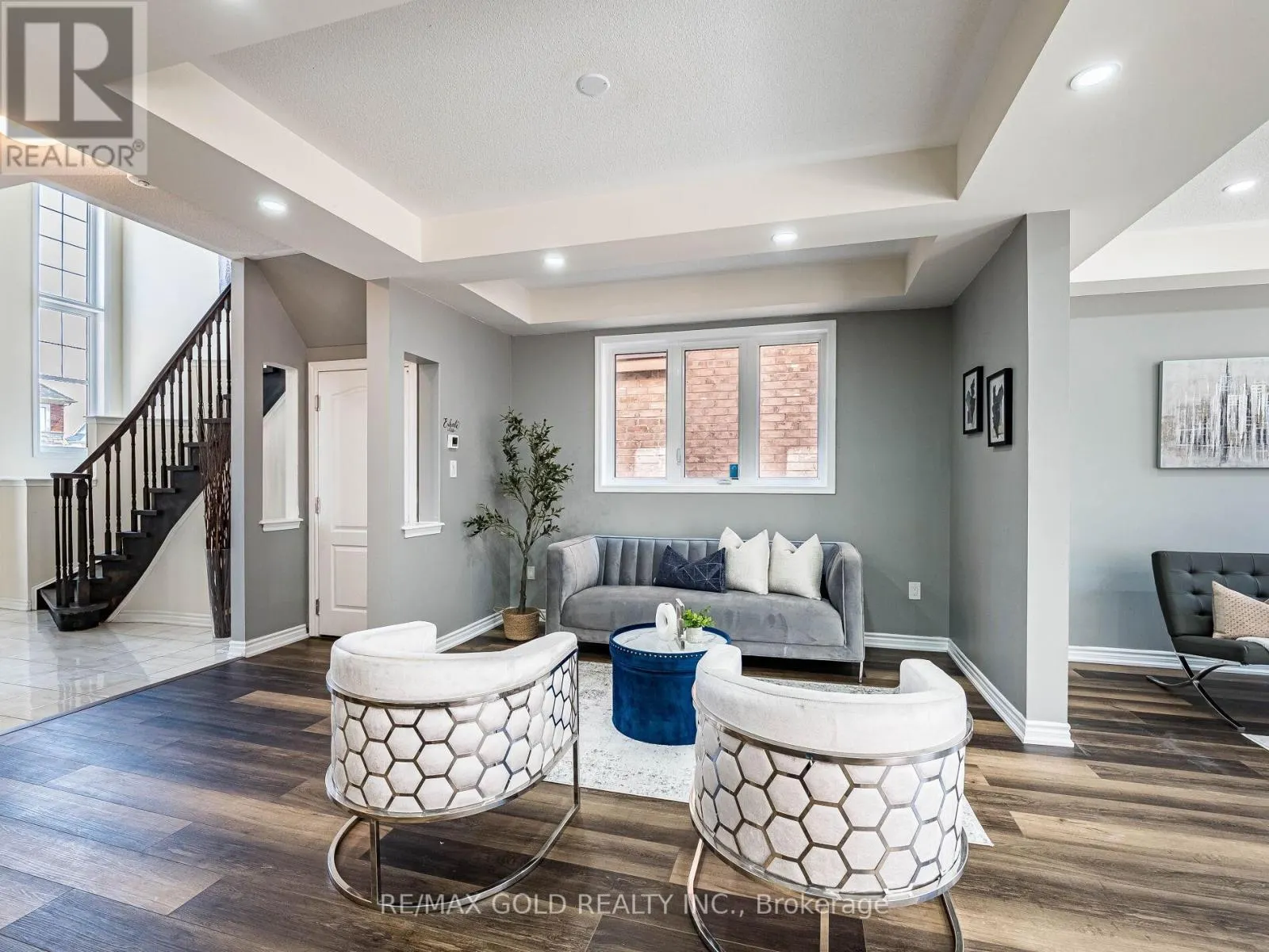 6 FEEDER STREET
