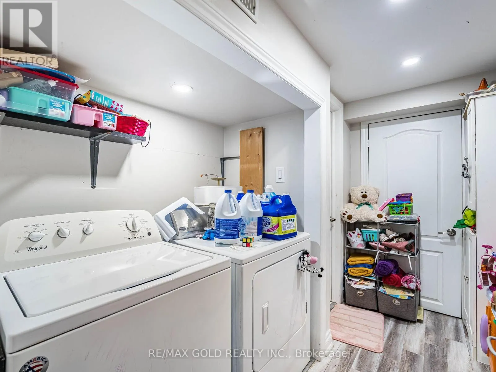 6 FEEDER STREET
