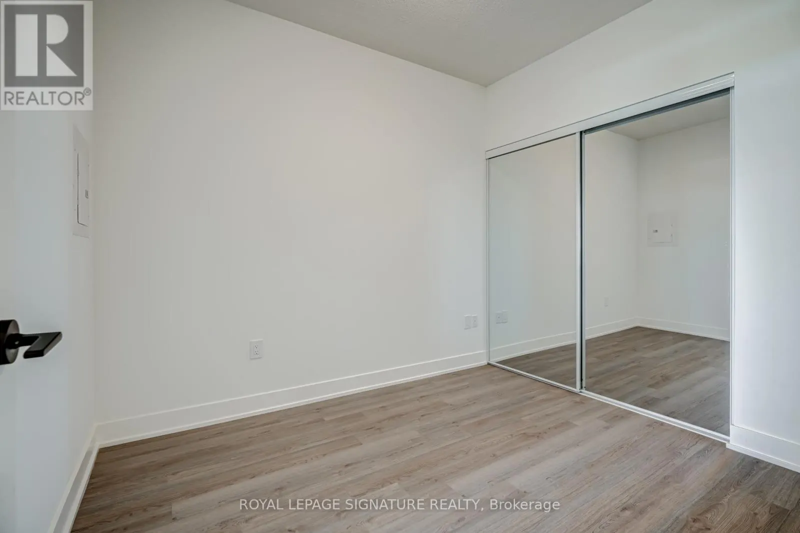 322 - 60 GEORGE BUTCHART DRIVE