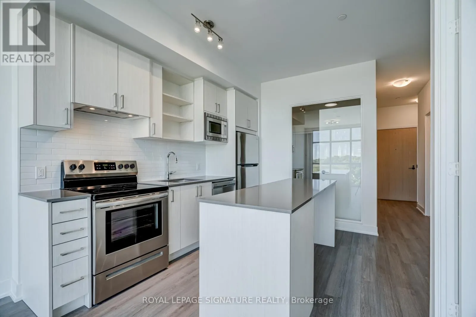 322 - 60 GEORGE BUTCHART DRIVE