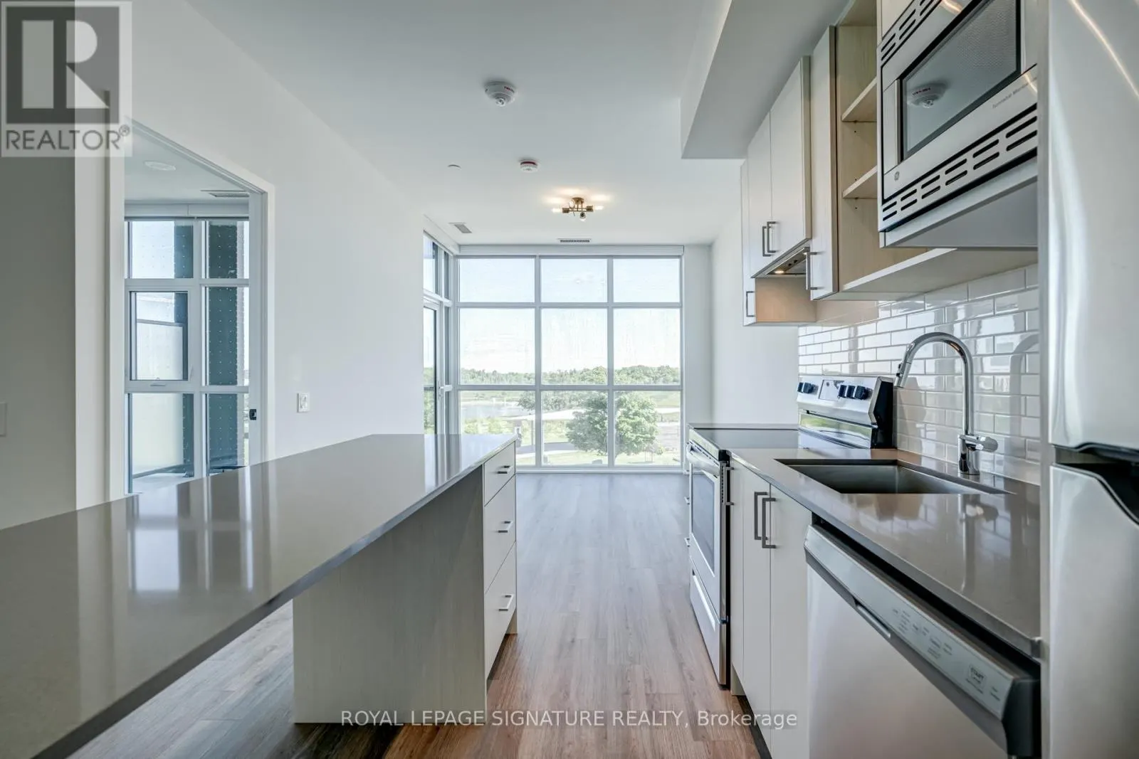 322 - 60 GEORGE BUTCHART DRIVE