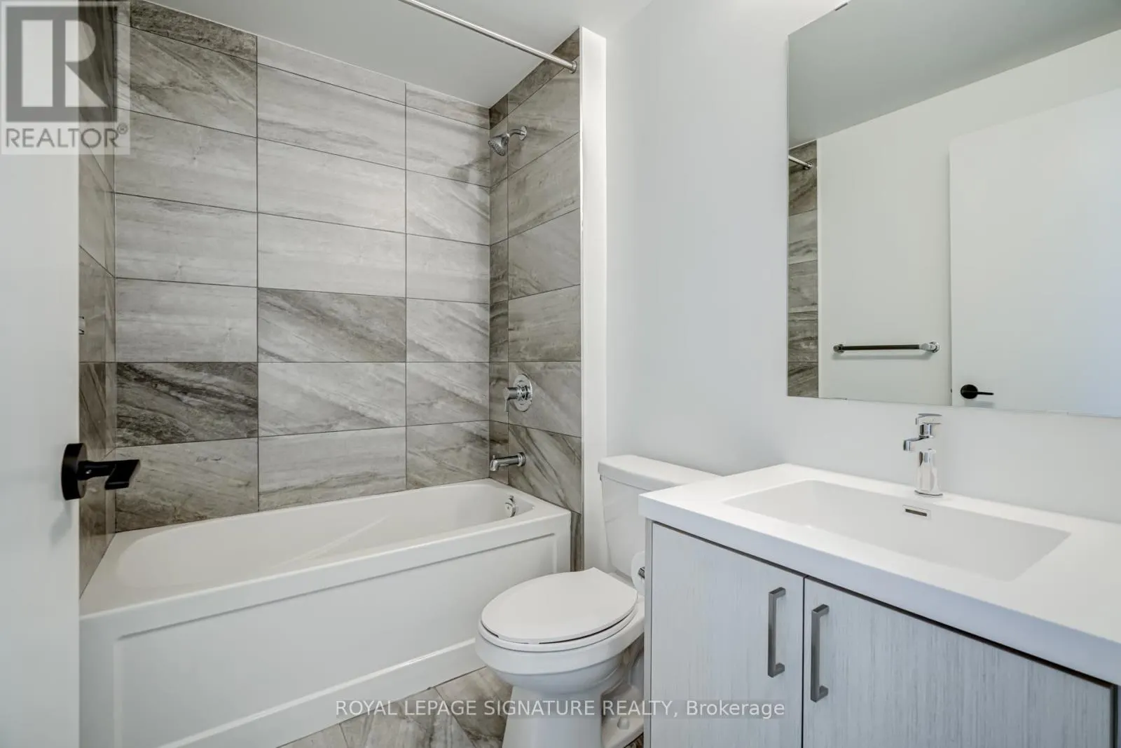322 - 60 GEORGE BUTCHART DRIVE