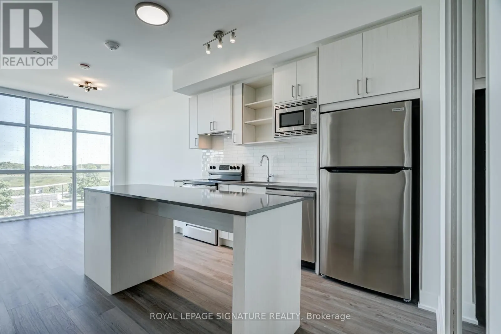 322 - 60 GEORGE BUTCHART DRIVE