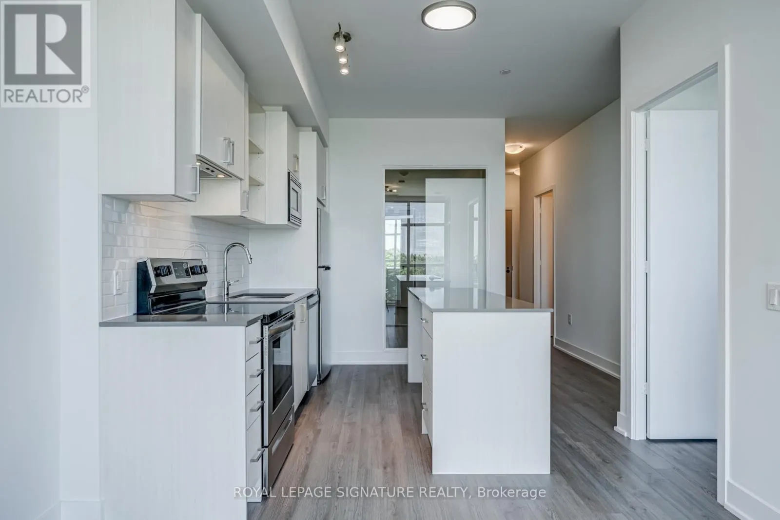 322 - 60 GEORGE BUTCHART DRIVE