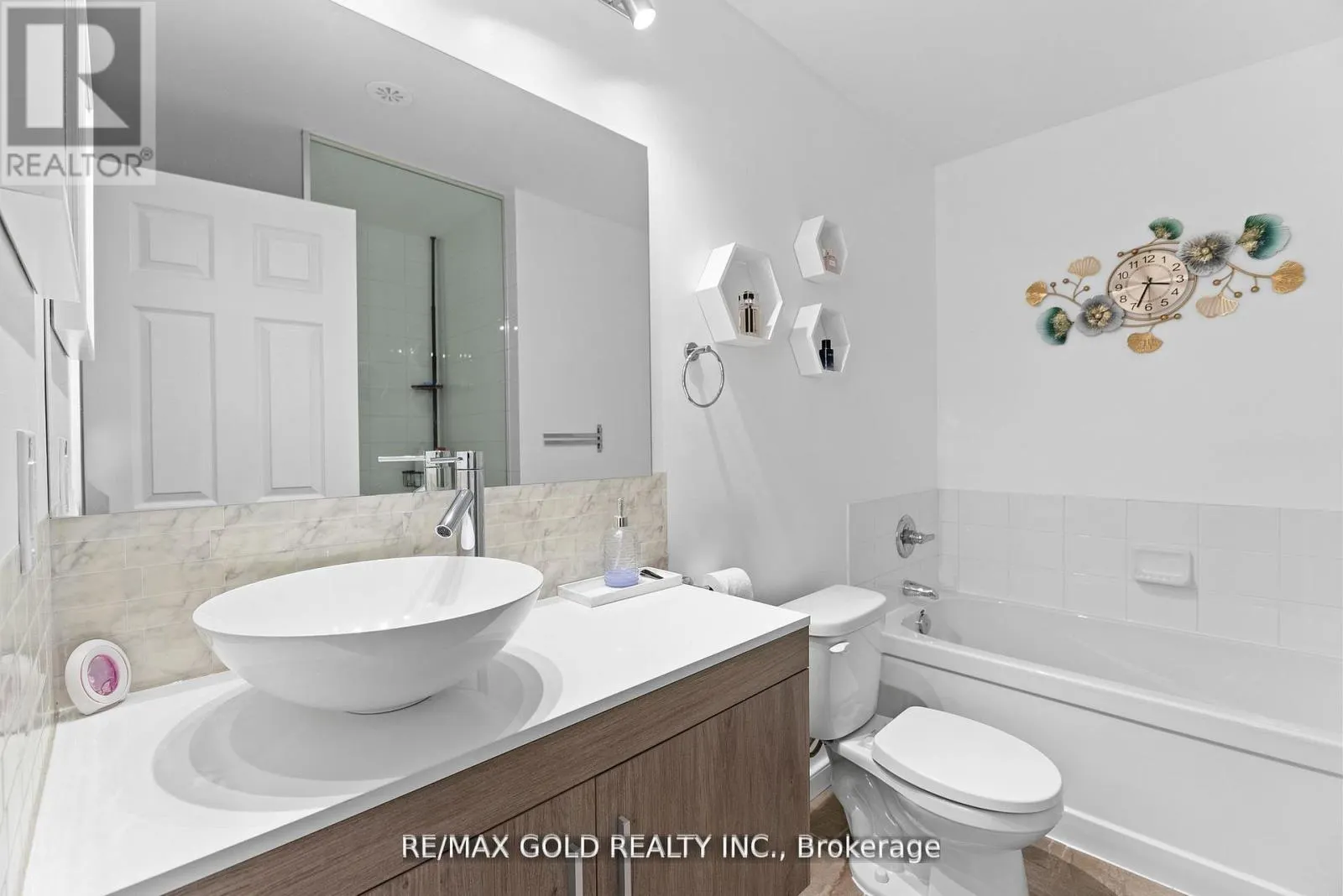 68 - 250 SUNNY MEADOW BOULEVARD S