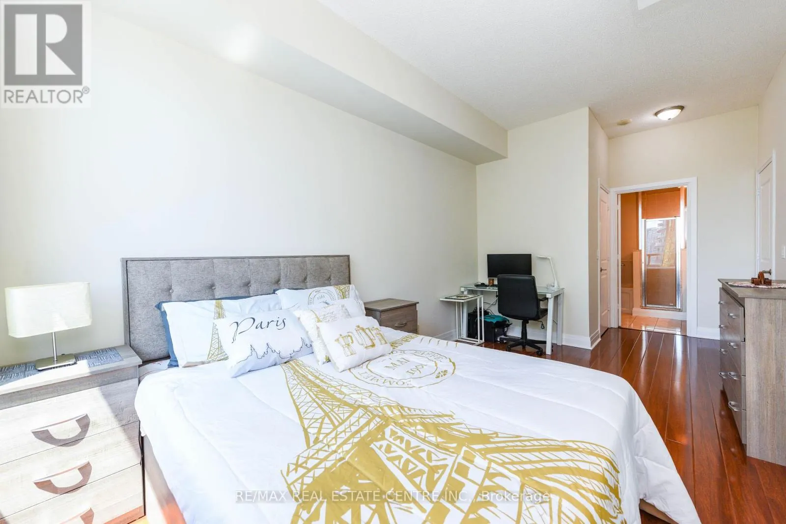 2605 - 90 ABSOLUTE AVENUE