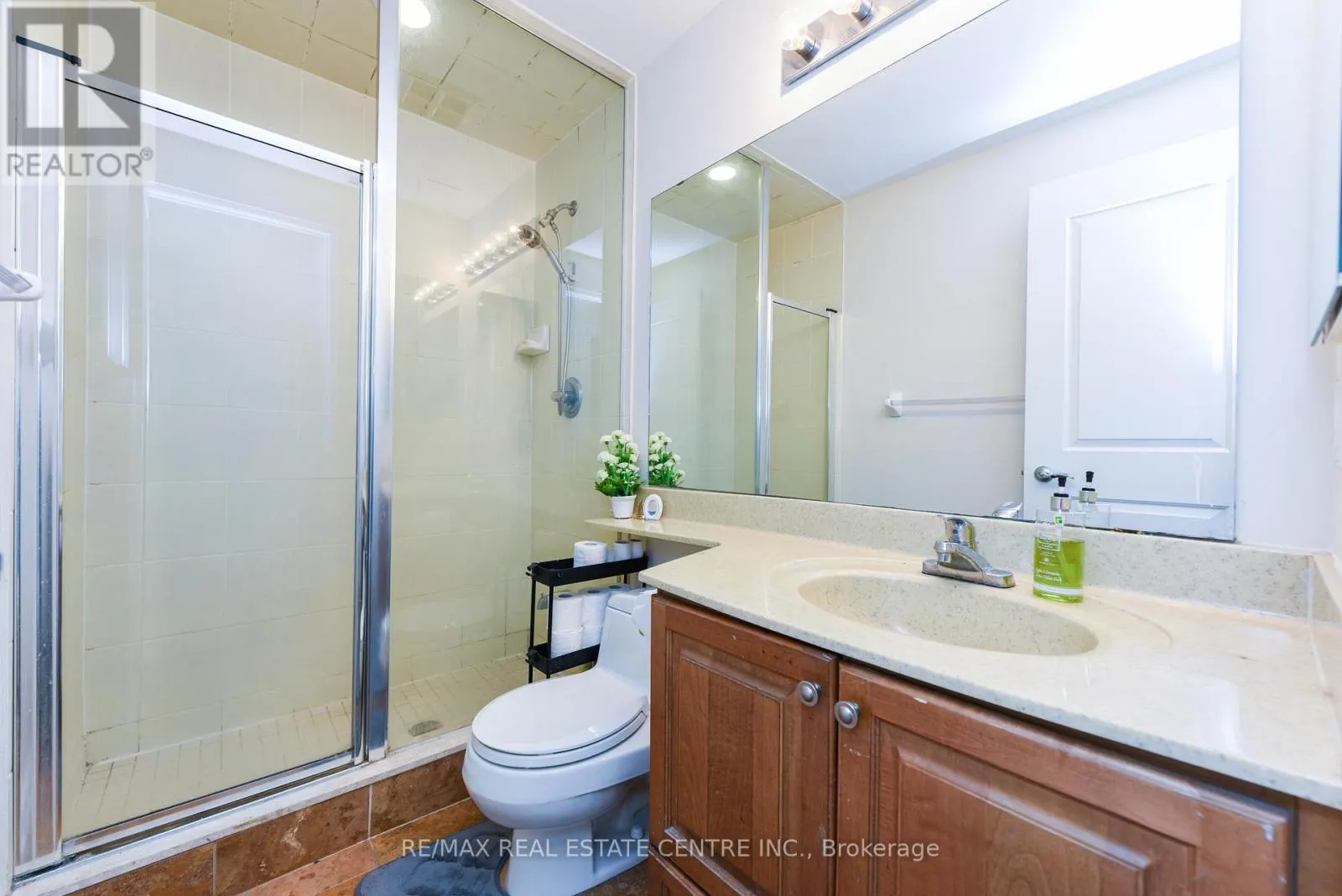 2605 - 90 ABSOLUTE AVENUE