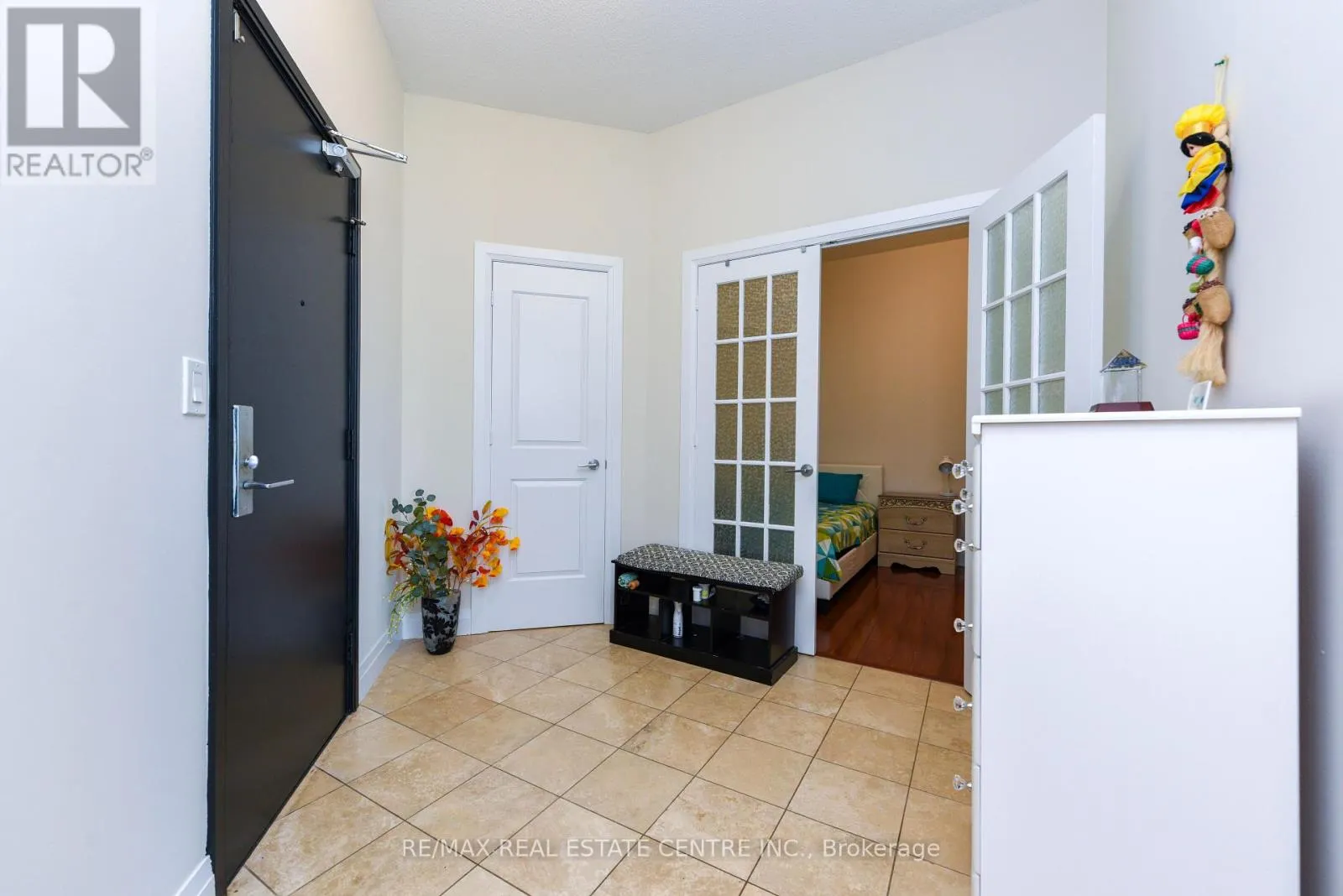 2605 - 90 ABSOLUTE AVENUE