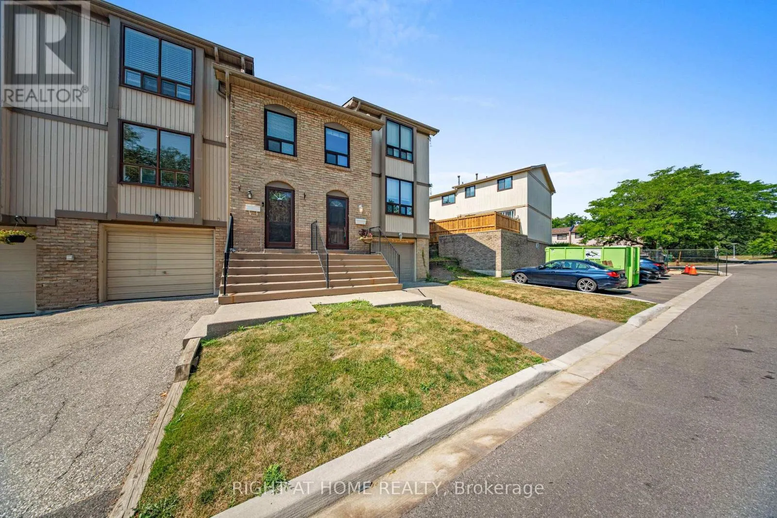 83 - 83 GUILDFORD CRESCENT