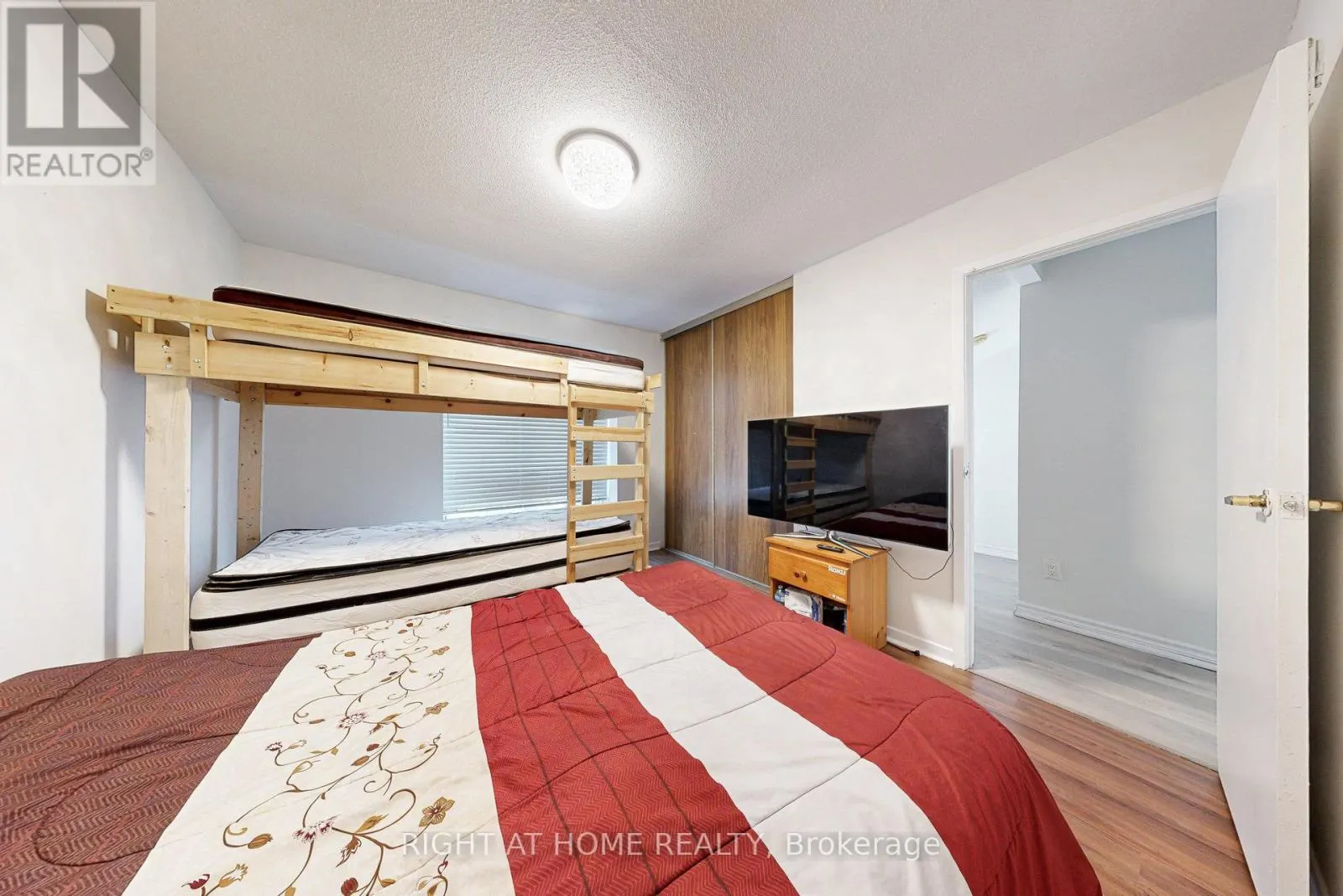 83 - 83 GUILDFORD CRESCENT