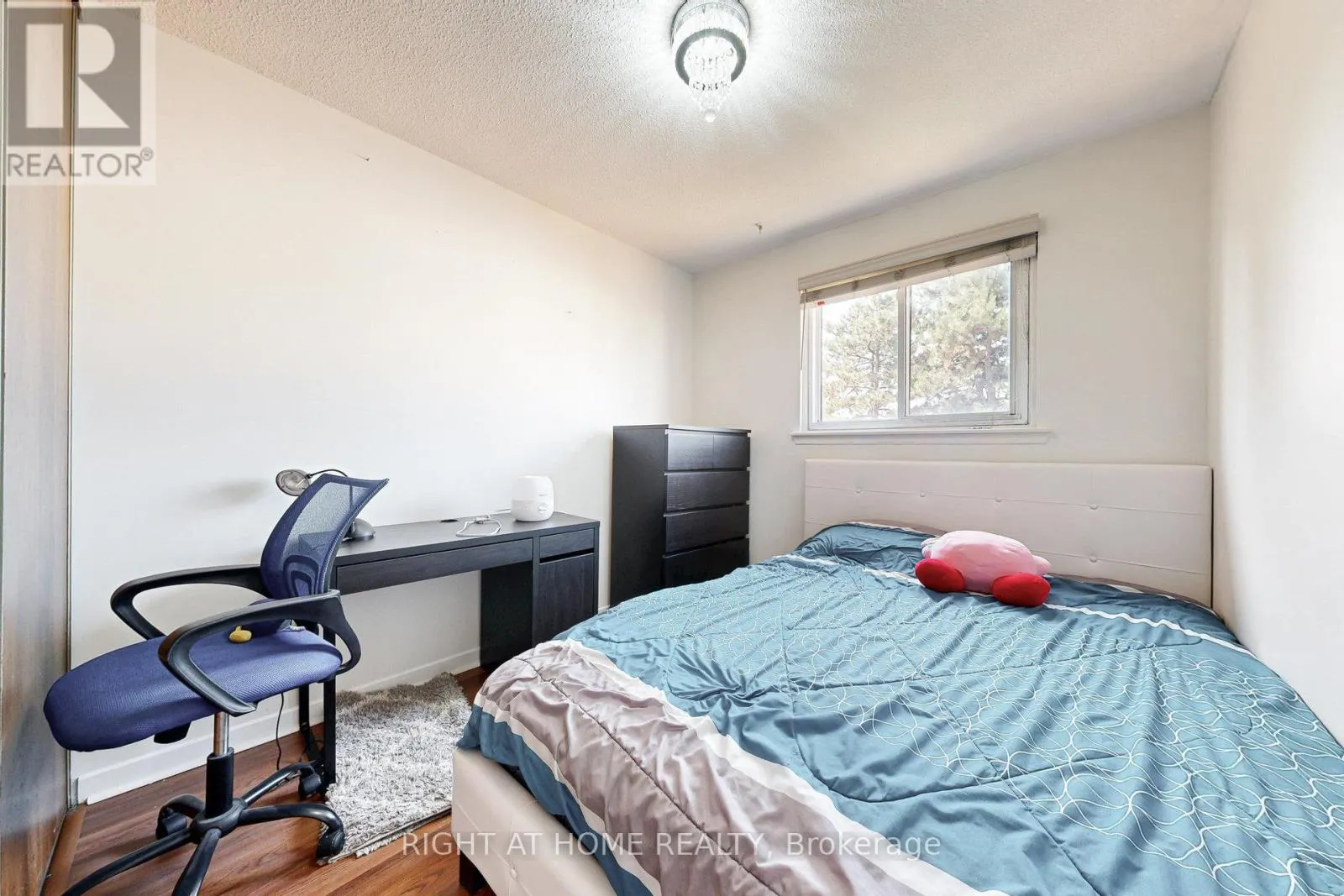 83 - 83 GUILDFORD CRESCENT