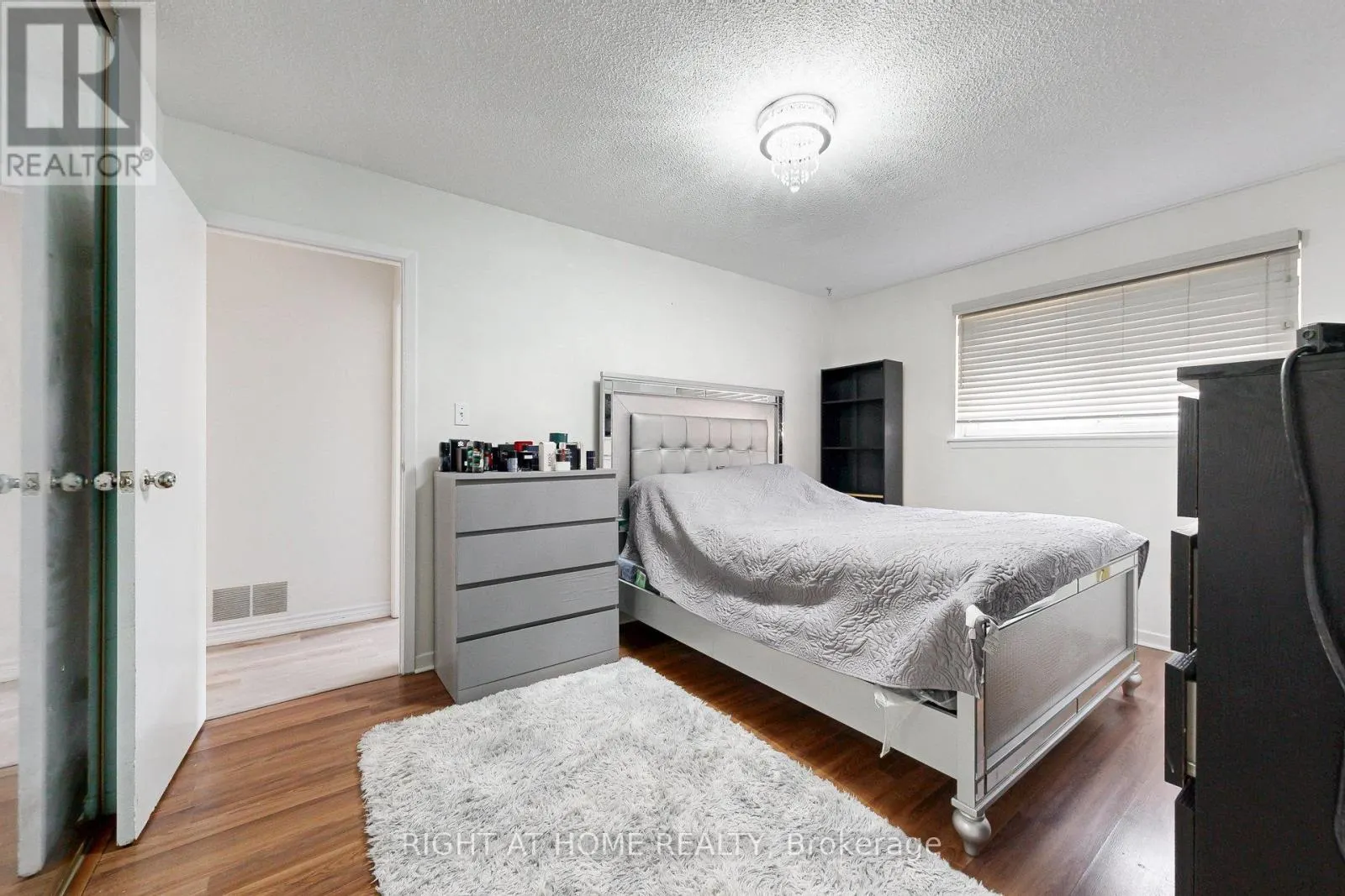 83 - 83 GUILDFORD CRESCENT