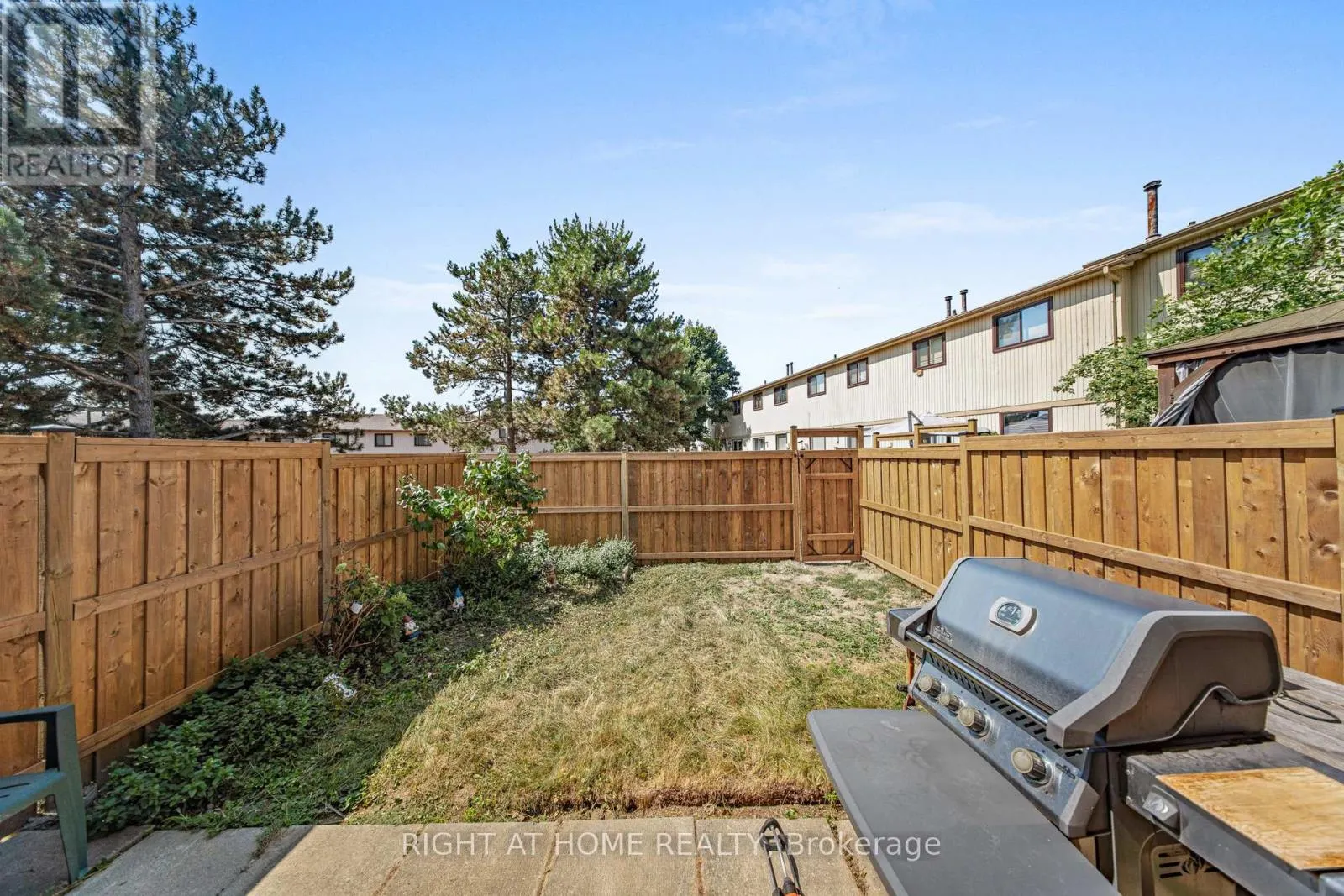 83 - 83 GUILDFORD CRESCENT