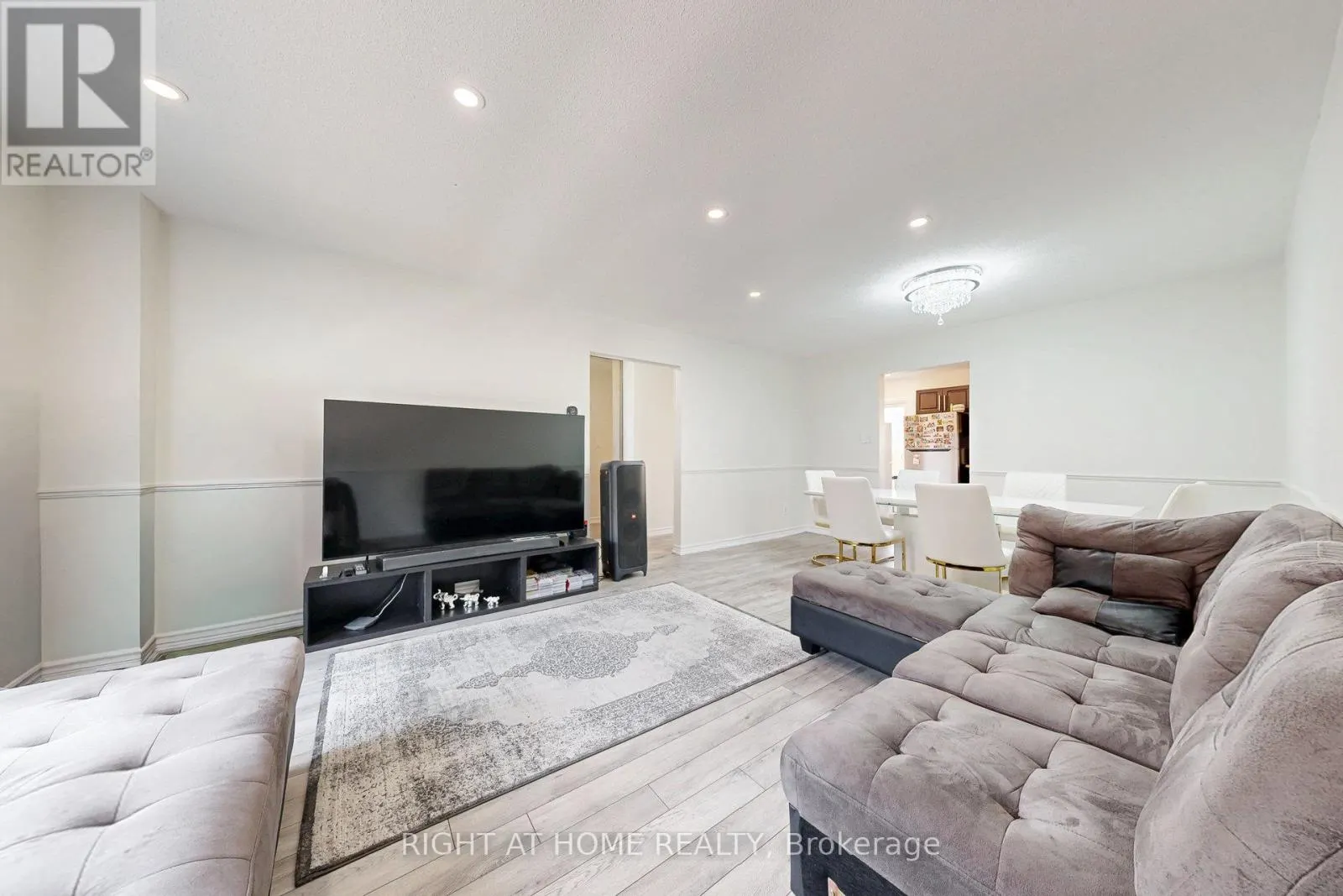 83 - 83 GUILDFORD CRESCENT