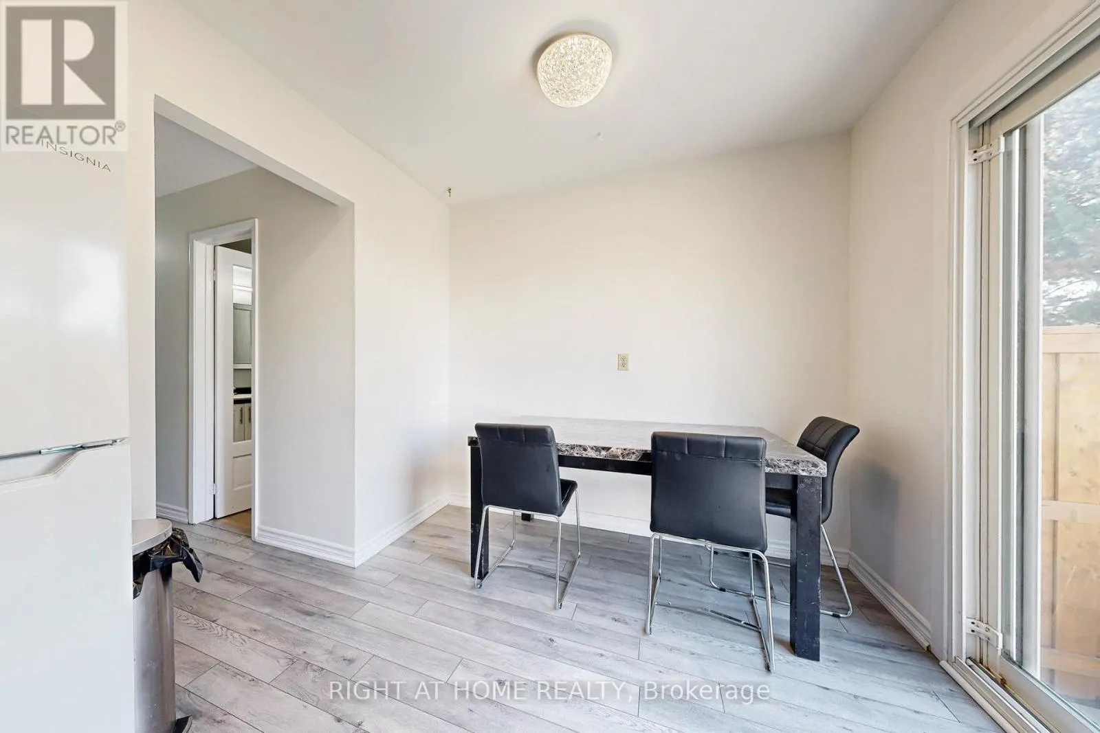 83 - 83 GUILDFORD CRESCENT
