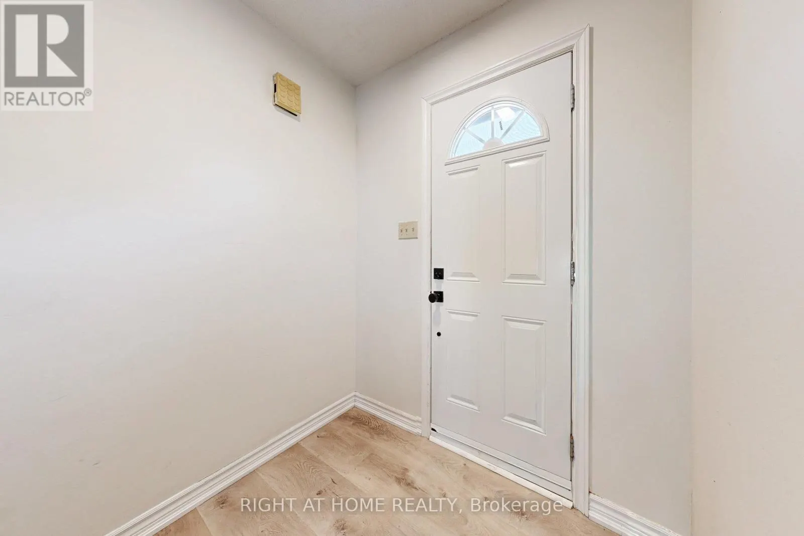 83 - 83 GUILDFORD CRESCENT