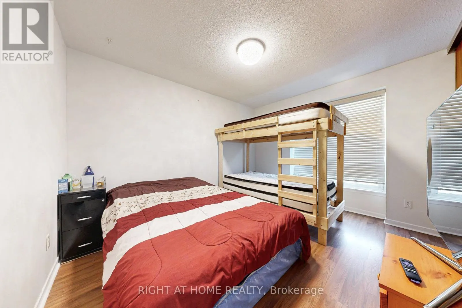 83 - 83 GUILDFORD CRESCENT