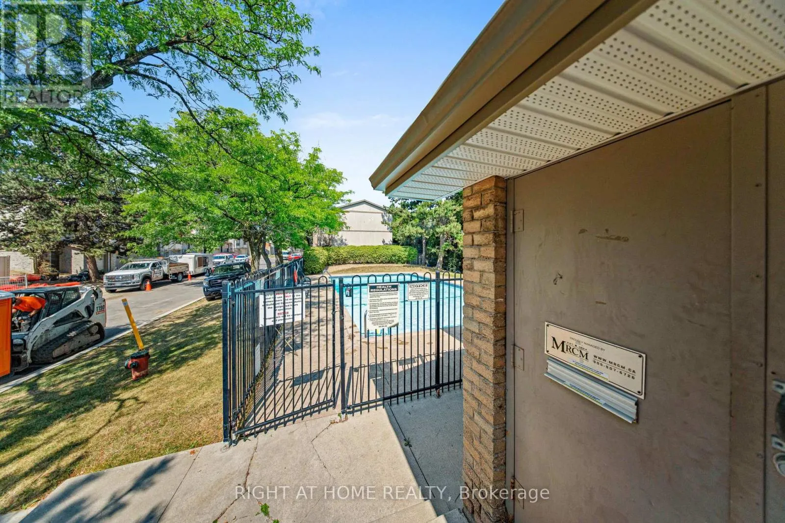 83 - 83 GUILDFORD CRESCENT