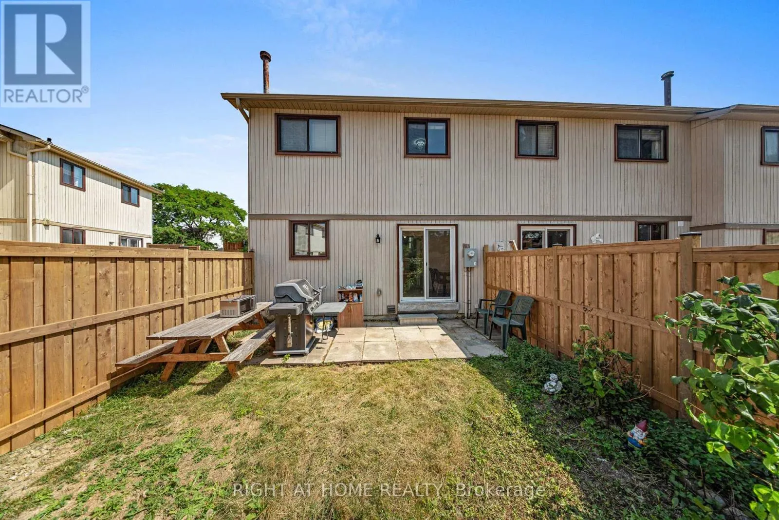 83 - 83 GUILDFORD CRESCENT
