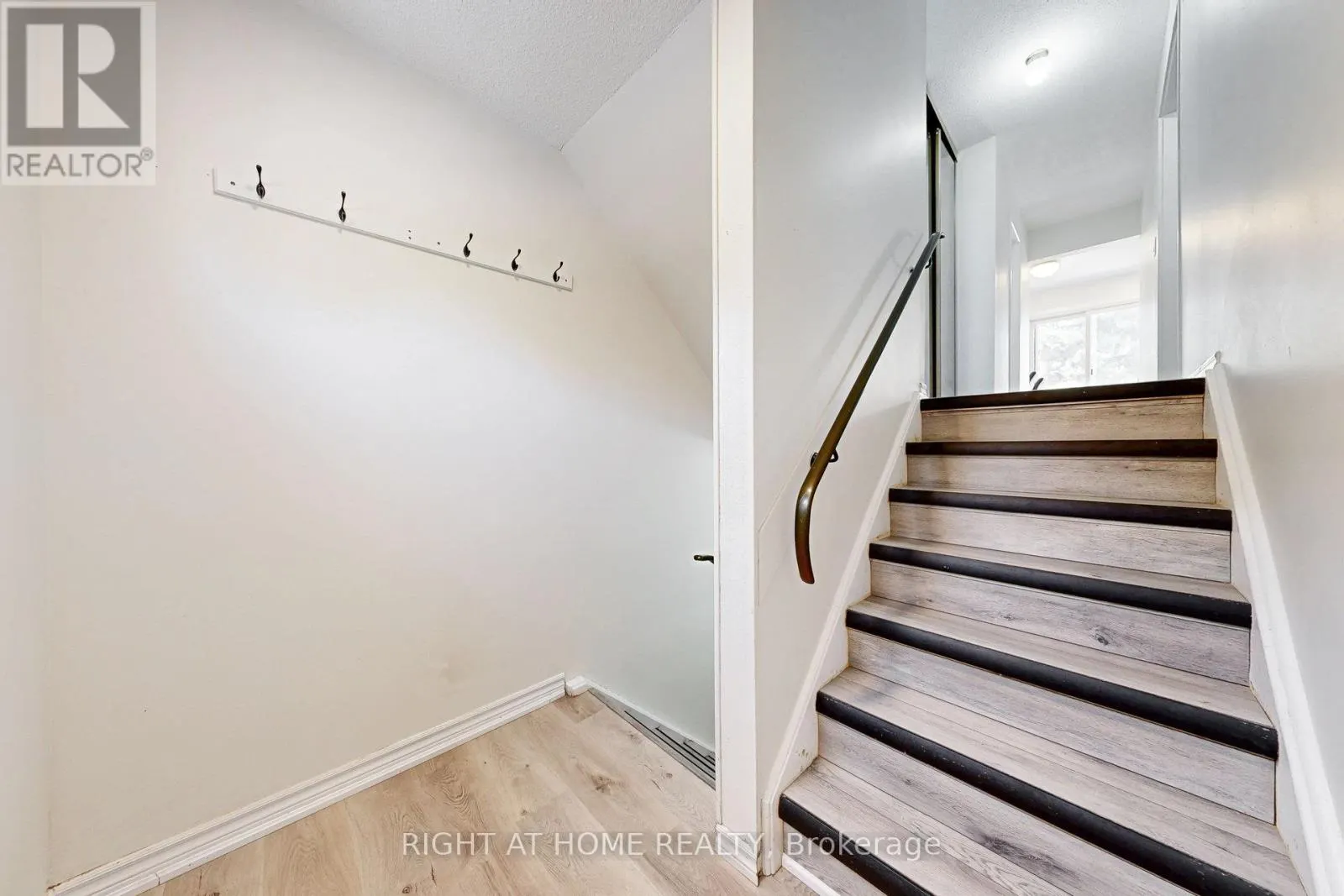 83 - 83 GUILDFORD CRESCENT