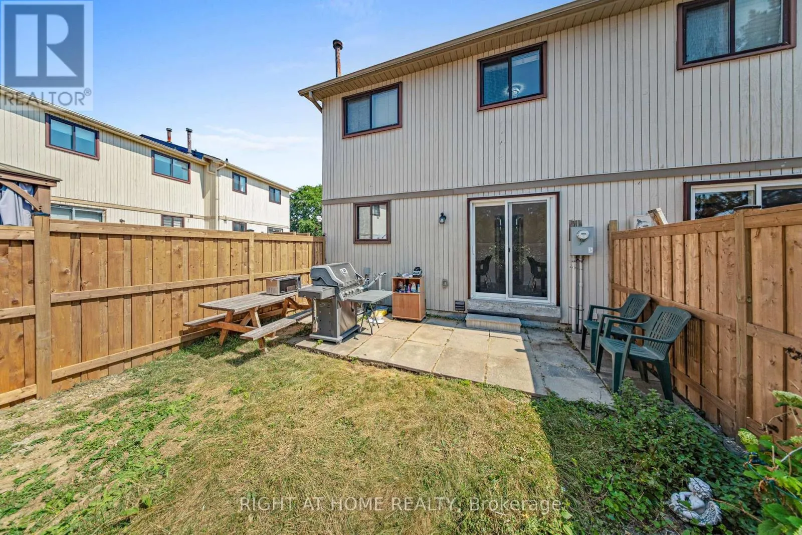 83 - 83 GUILDFORD CRESCENT