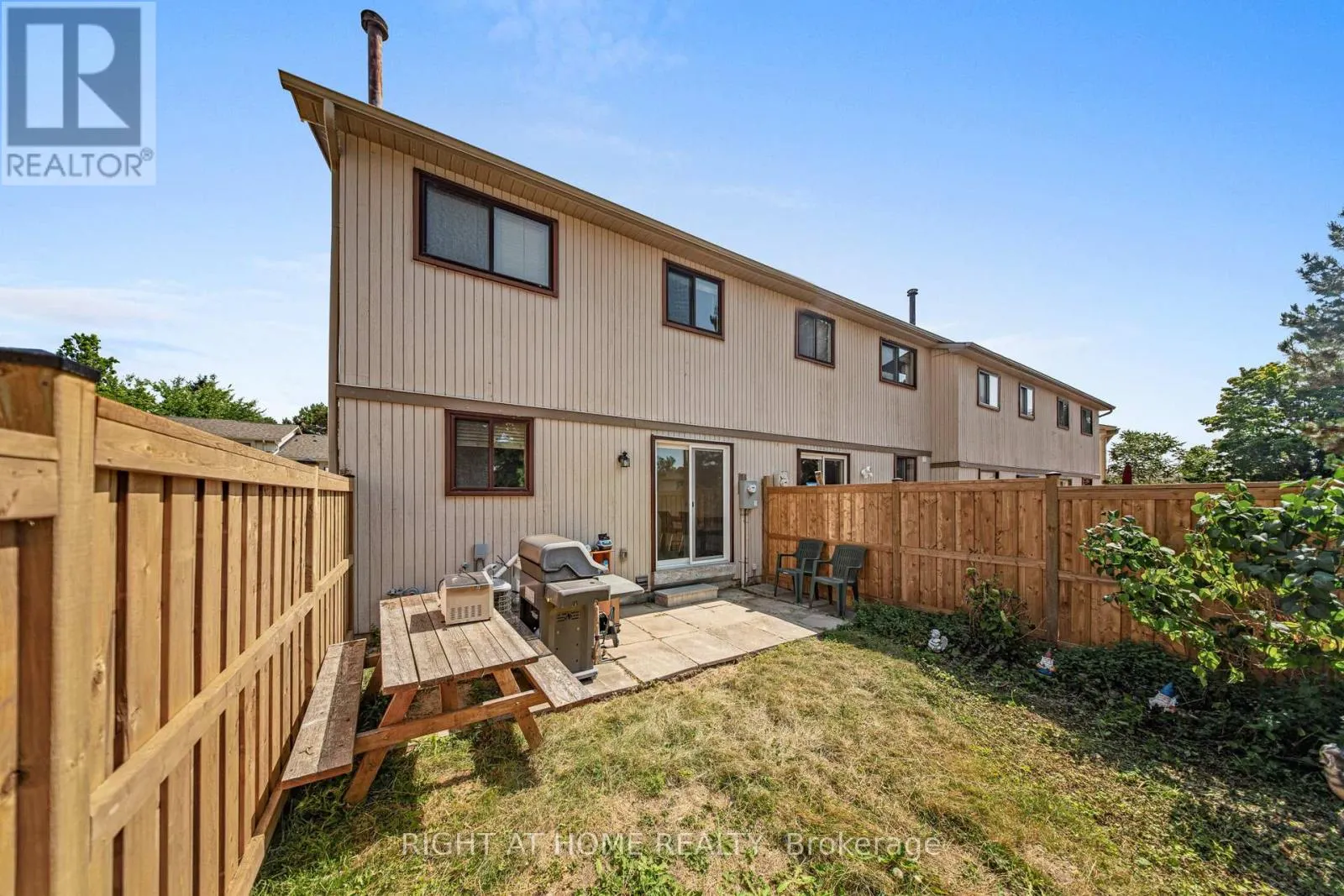 83 - 83 GUILDFORD CRESCENT