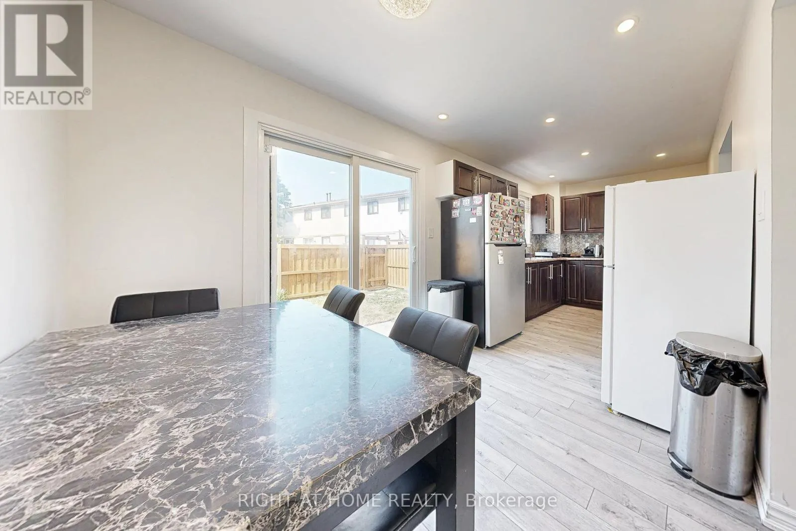 83 - 83 GUILDFORD CRESCENT