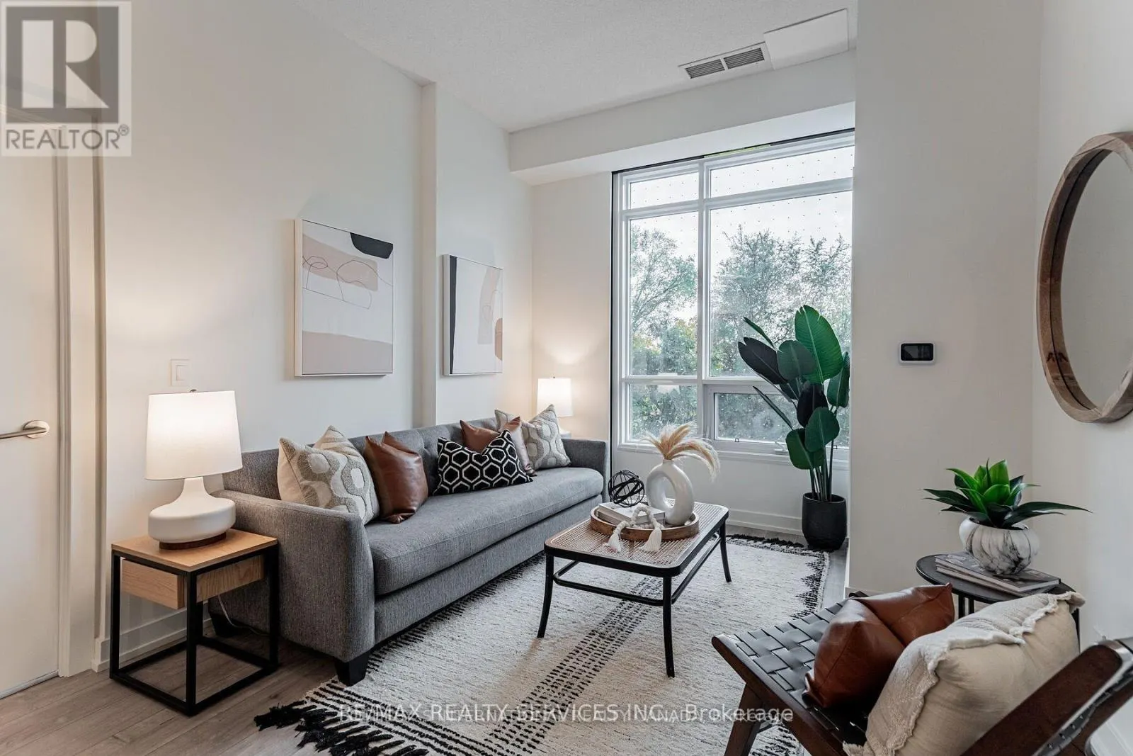106 - 10 WILBY CRESCENT