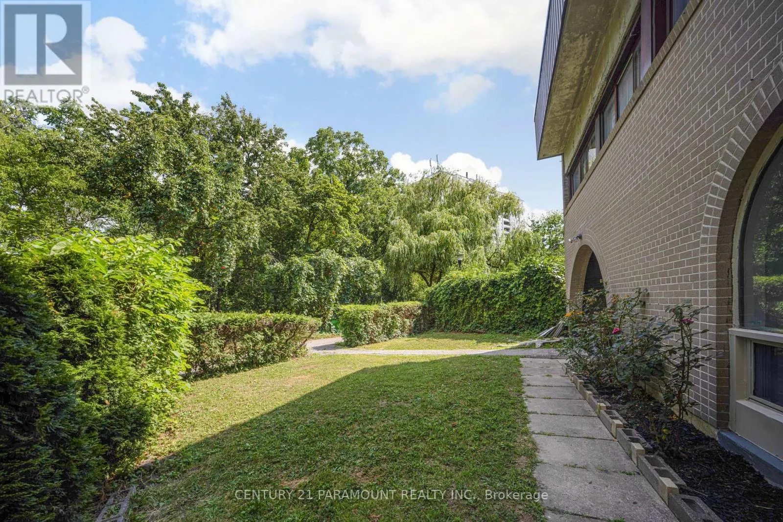 #107 - 19 LONDON GREEN COURT