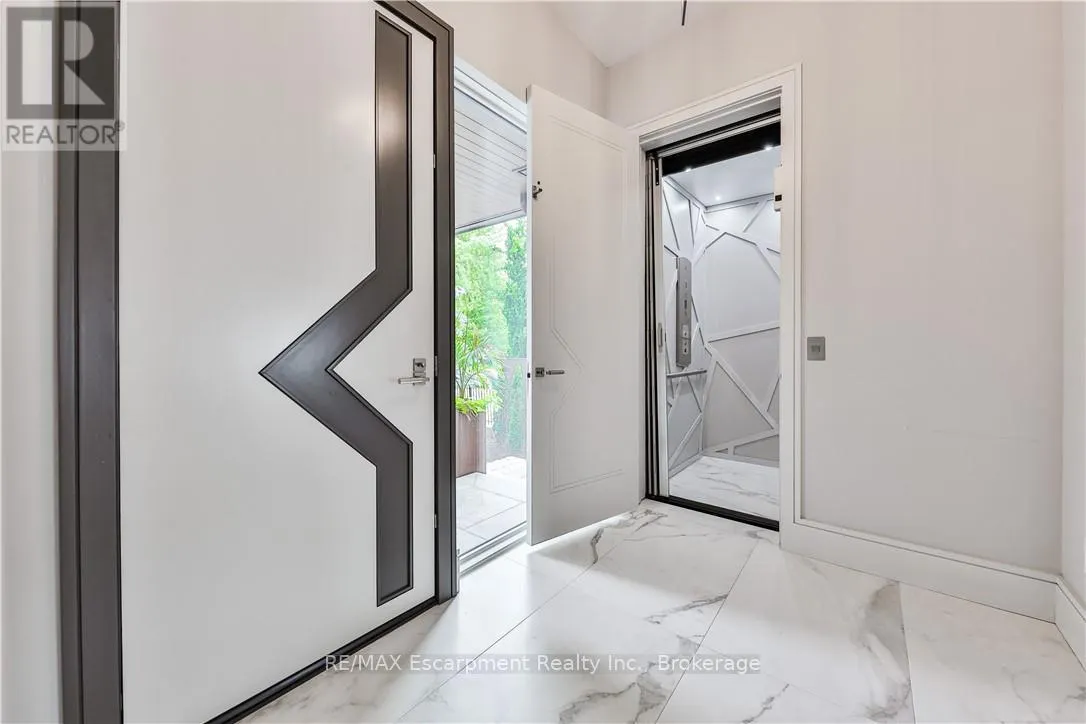 2250 CHANCERY LANE W