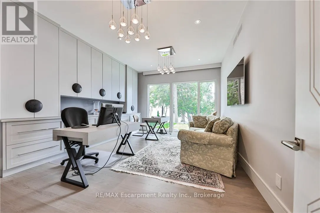 2250 CHANCERY LANE W