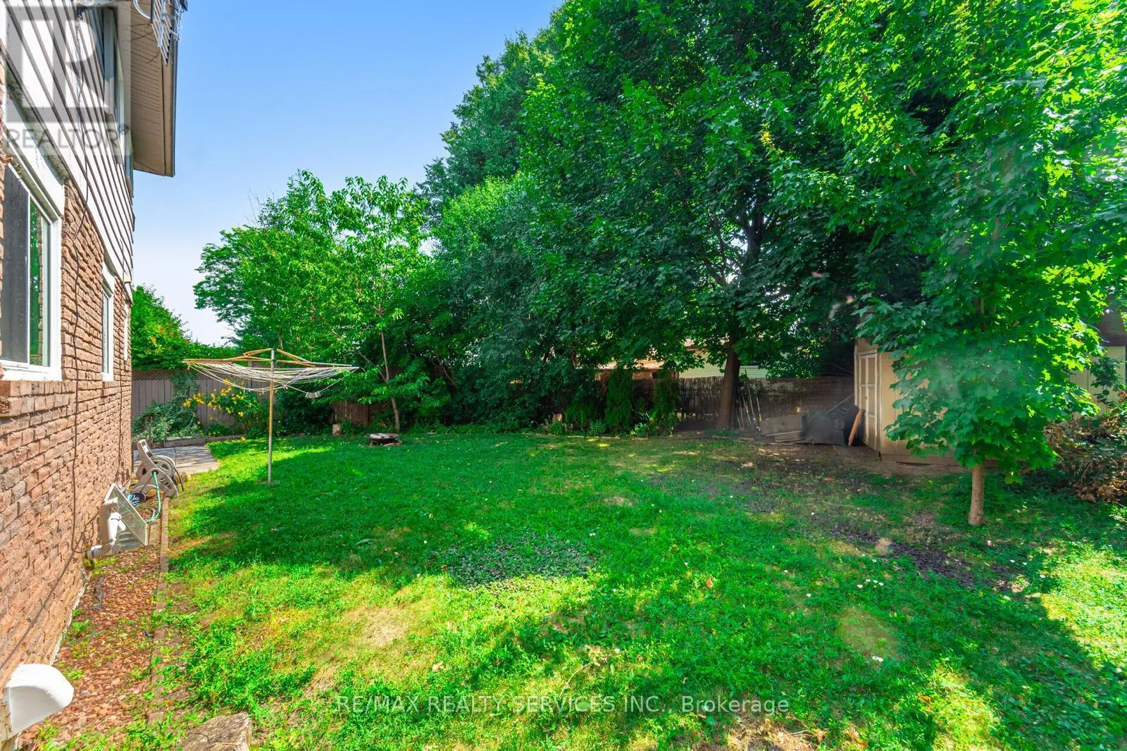 62 AMBLESIDE DRIVE