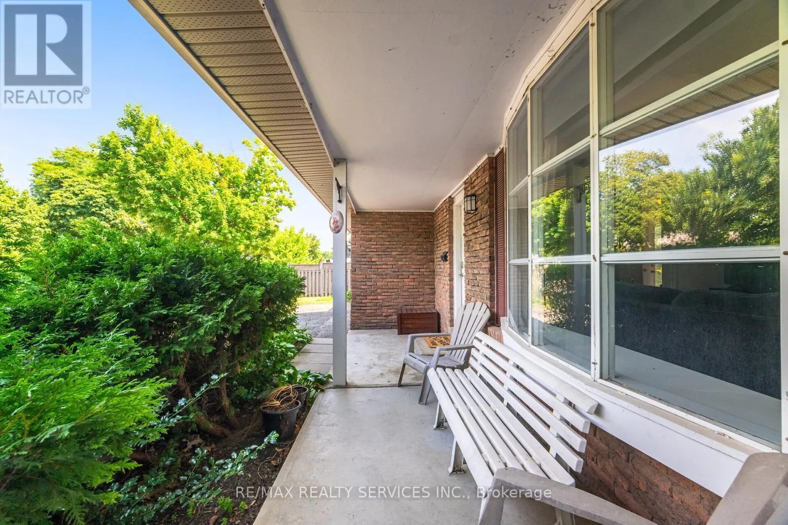 62 AMBLESIDE DRIVE