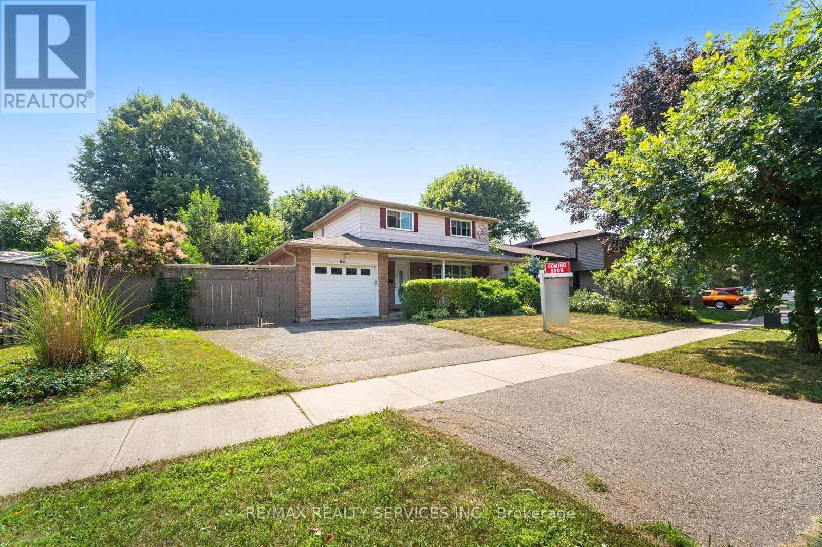 62 AMBLESIDE DRIVE