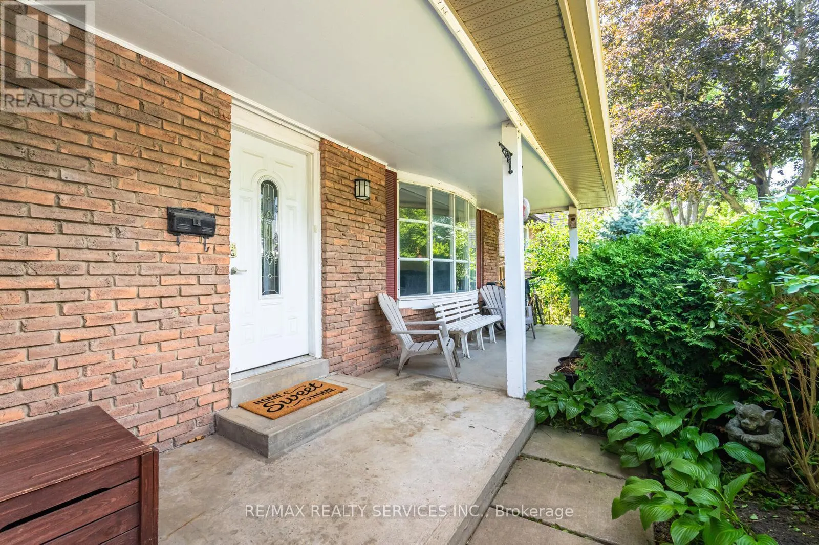 62 AMBLESIDE DRIVE