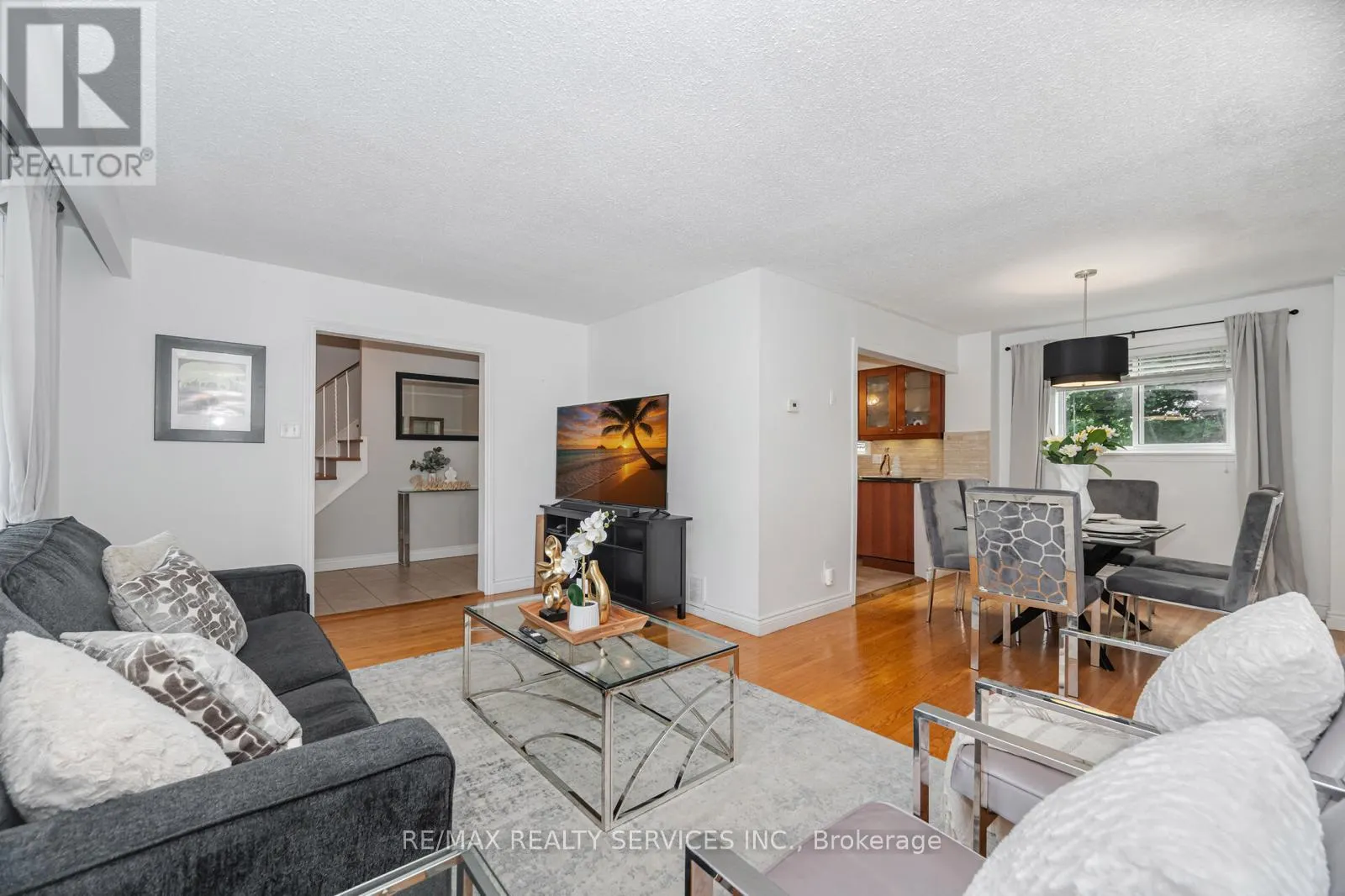 62 AMBLESIDE DRIVE