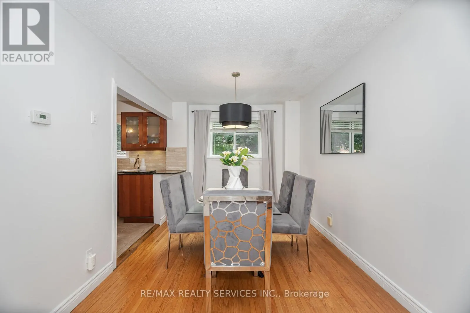 62 AMBLESIDE DRIVE