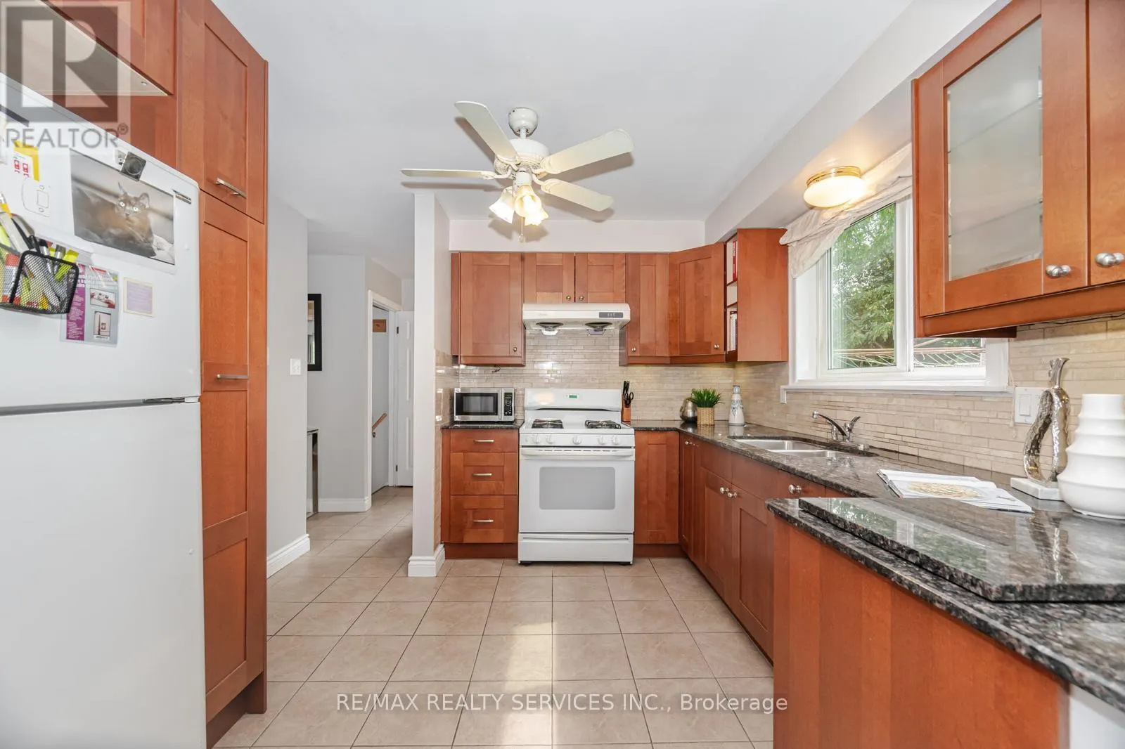 62 AMBLESIDE DRIVE