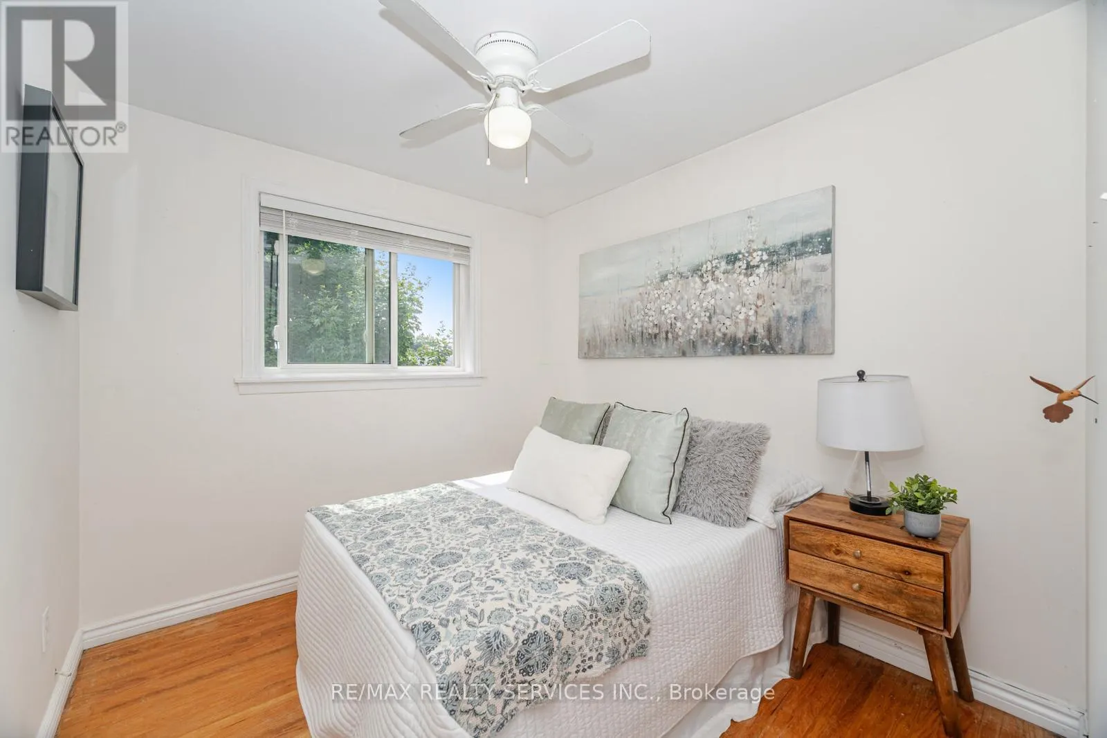 62 AMBLESIDE DRIVE