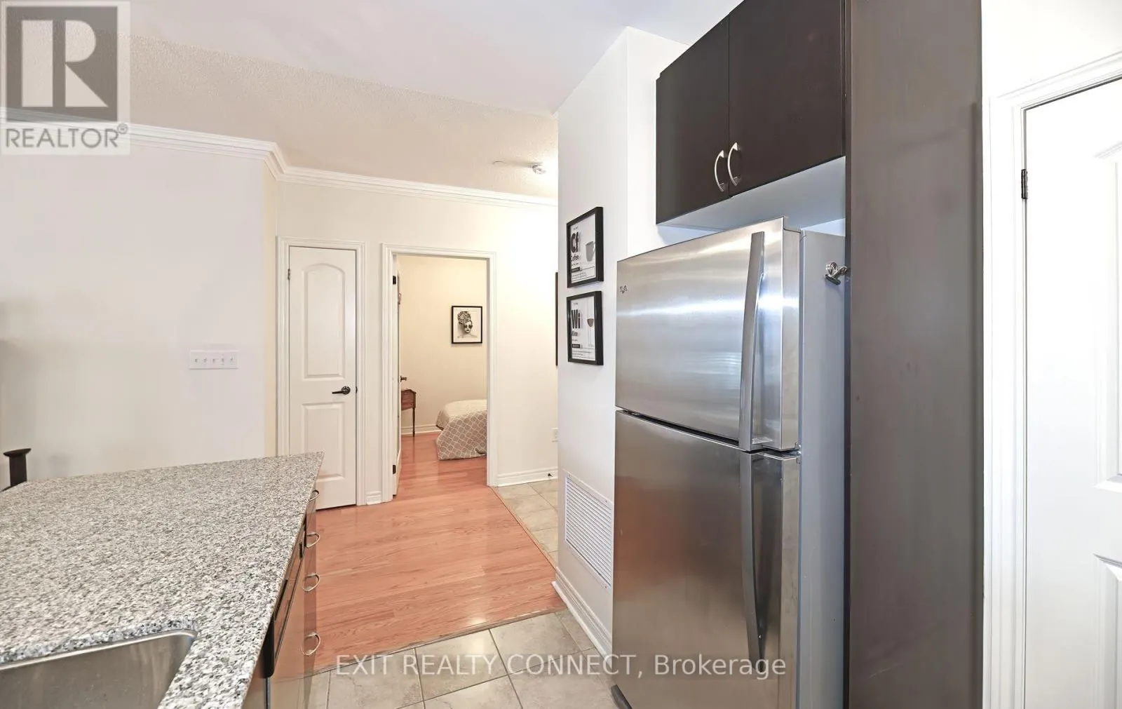 112 - 383 MAIN STREET E