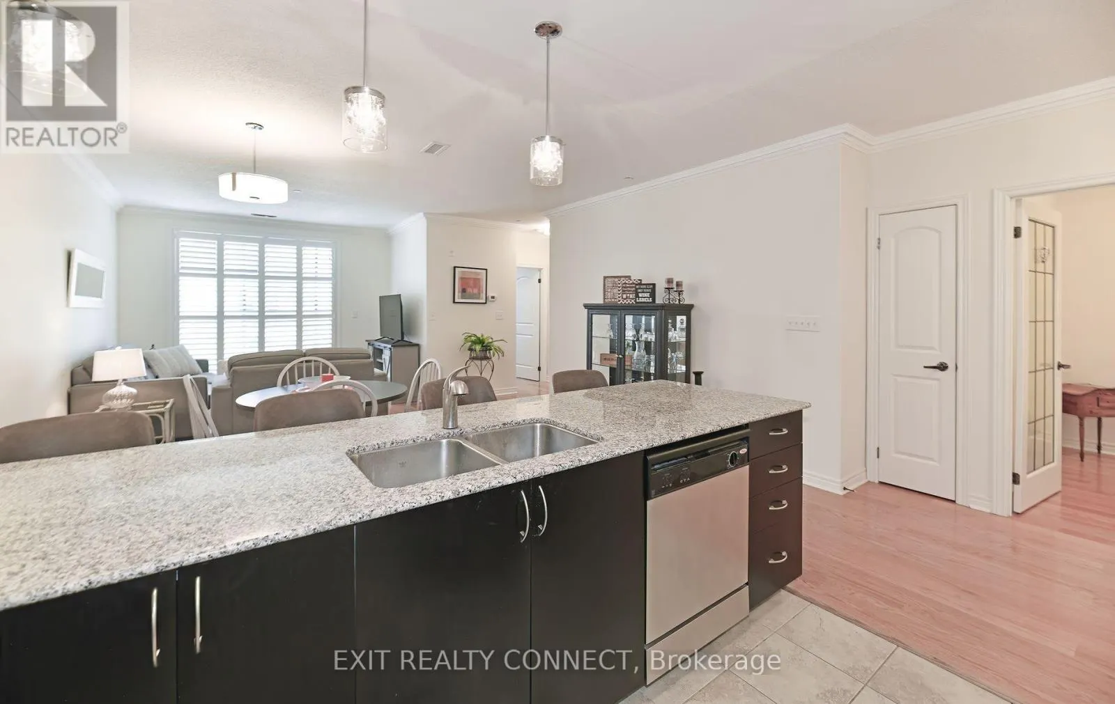 112 - 383 MAIN STREET E