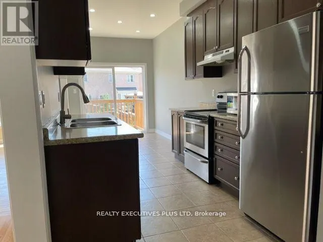 UPPER - 88 BANBRIDGE CRESCENT
